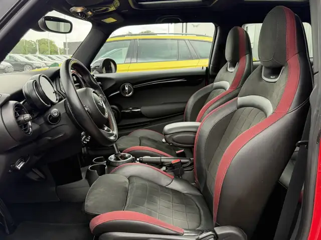 Mini Cooper view 7