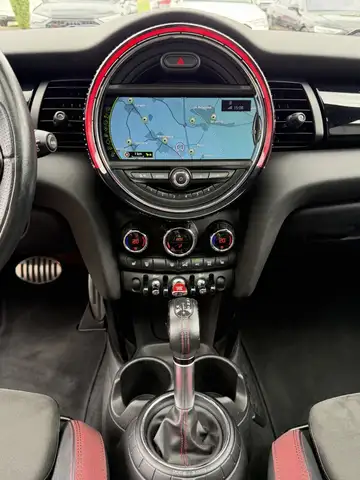 Mini Cooper view 12