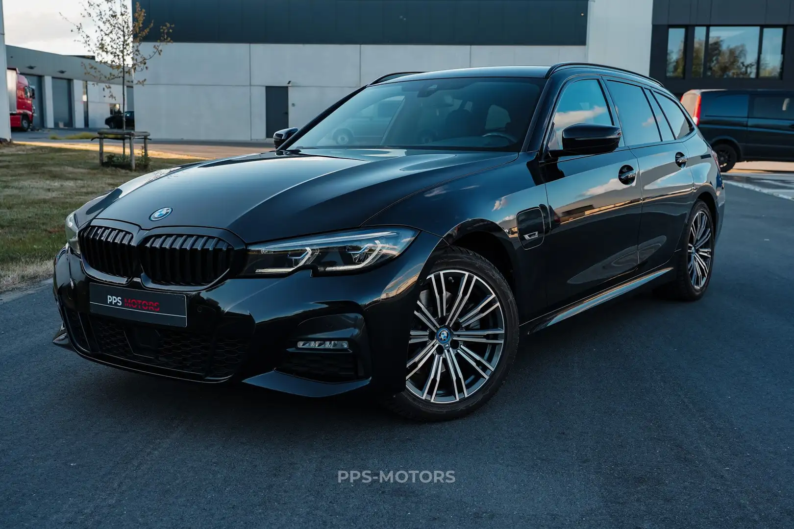BMW 320 eAS HYBRID Touring M-PACK | CARPLAY | ACC | BTW✅ Zwart - 1
