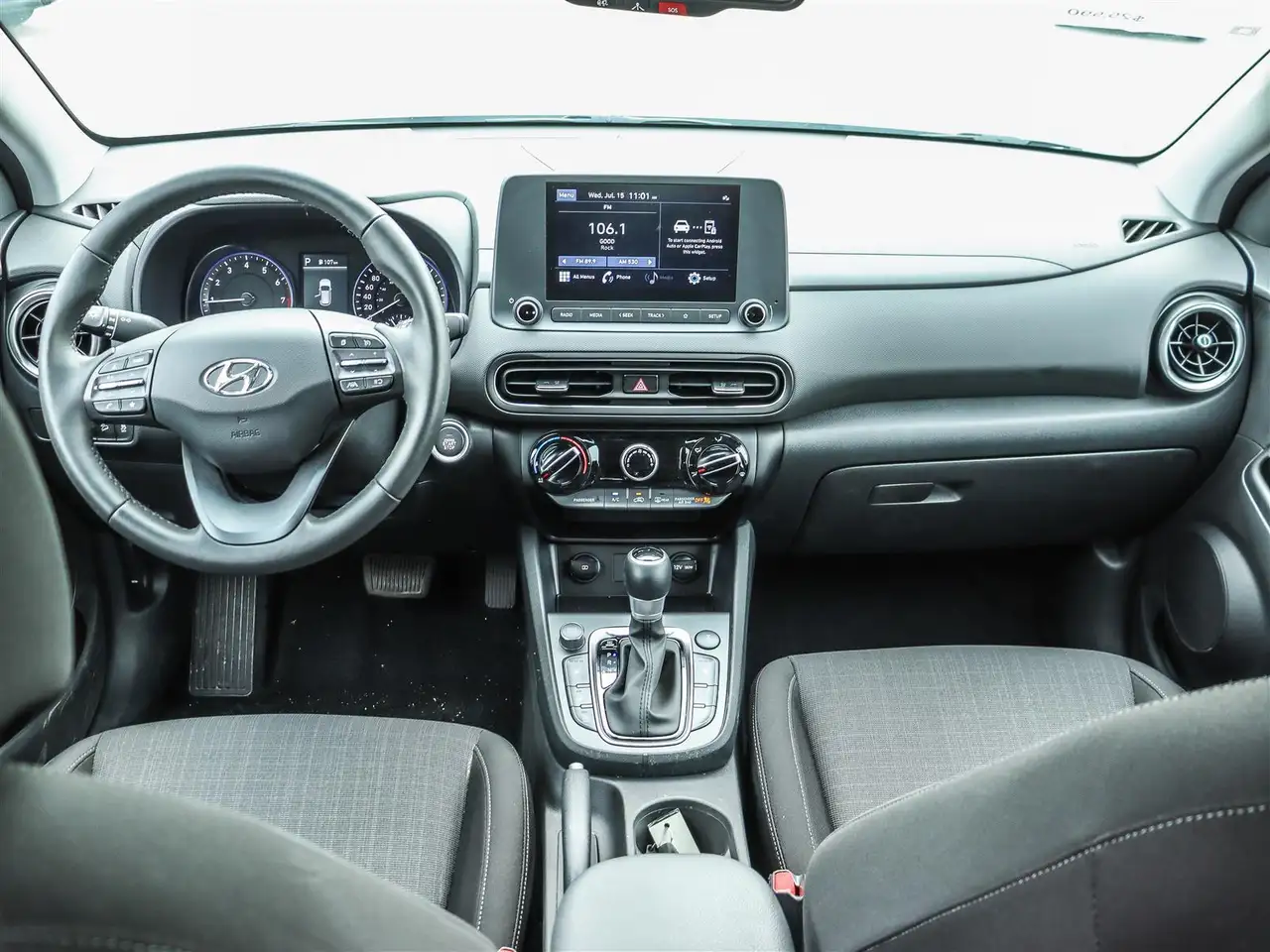 Hyundai KONA photo Hyundai KONA