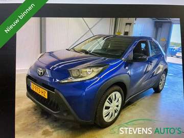 1.0 VVT-i MT Play CAMERA / CARPLAY / ANDROID.AUTO