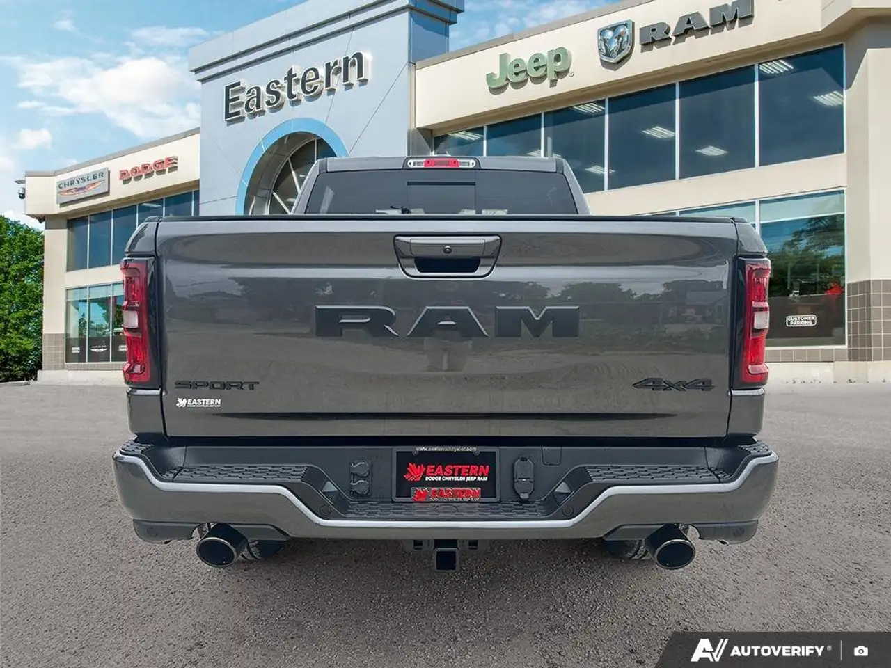 RAM 1500 снимка RAM 1500