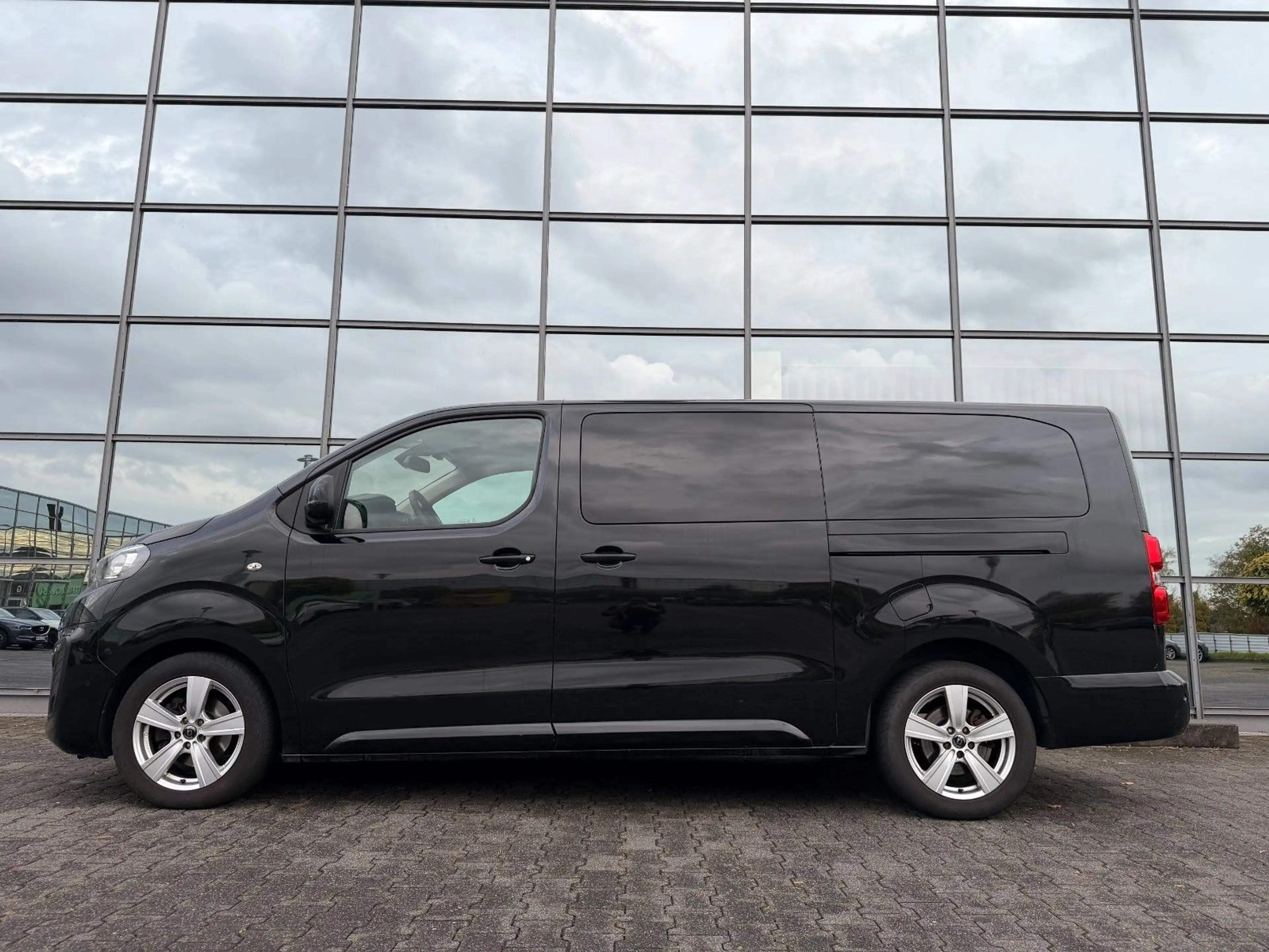 Peugeot Traveller Active L3 2.0 Kamera AUT 8 Sitzer ATM — photo 4