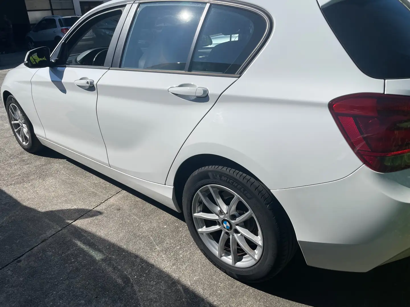 BMW 116 Serie 1 F/20-21 2011 116d 5p Unique Bianco - 1