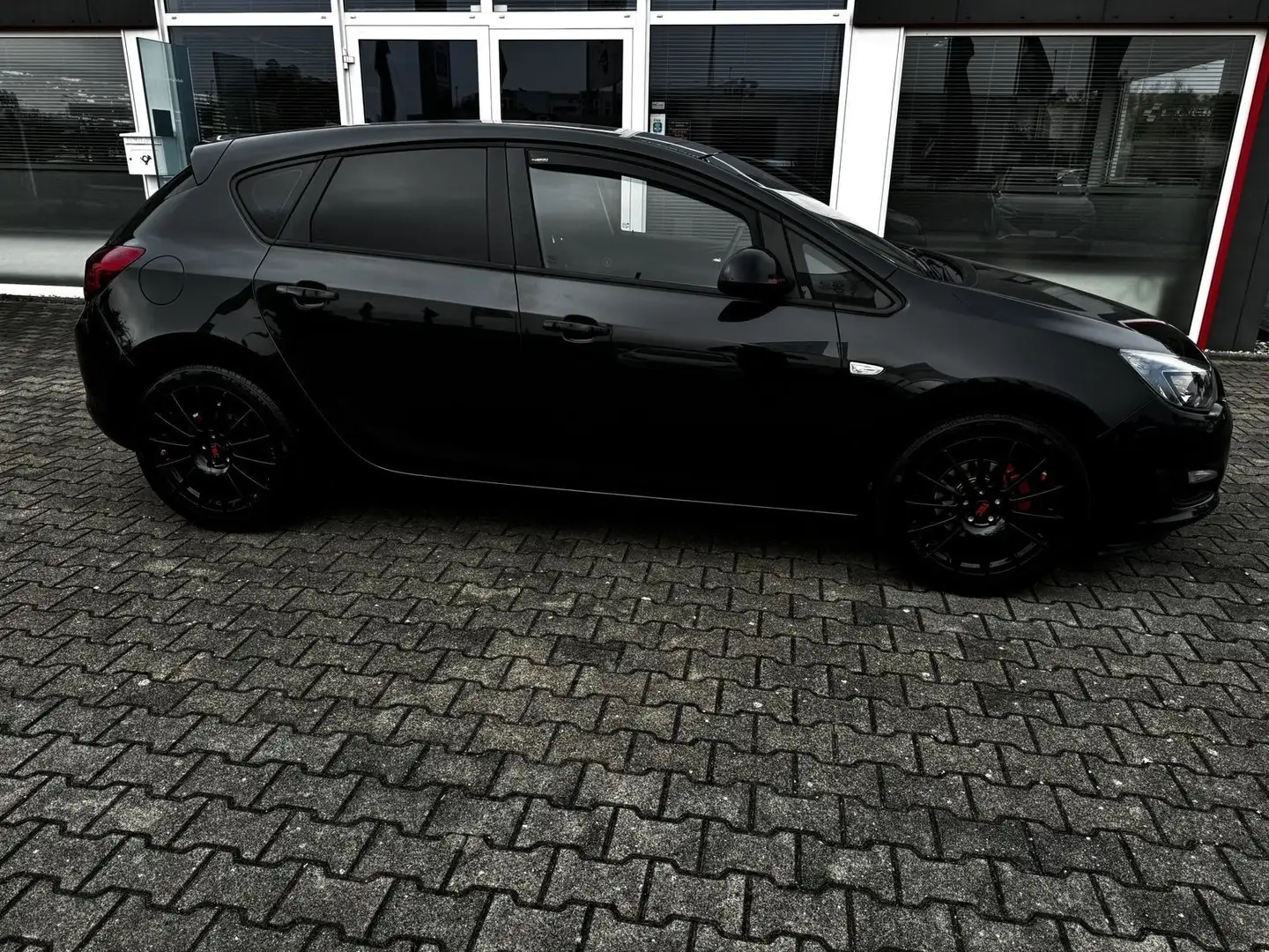 Opel Astra 1.4 Turbo LPG Fun eco Flex PDC v+h Klimaau Schwarz - 2