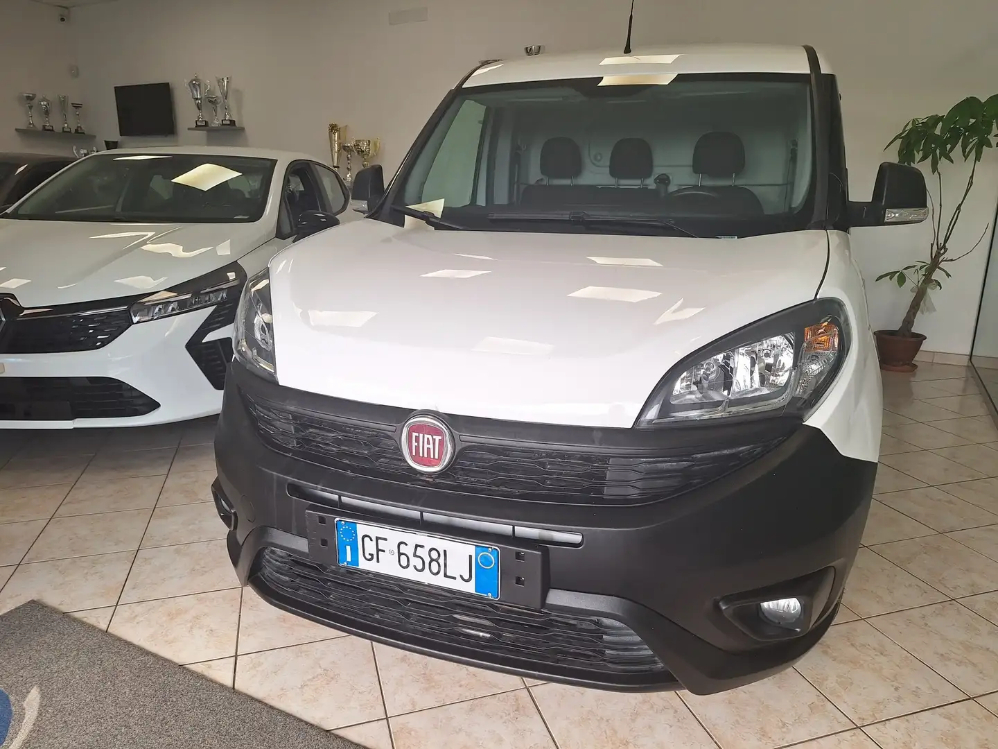 Fiat Doblo 1.6 mjt 3 Posti Weiß - 1