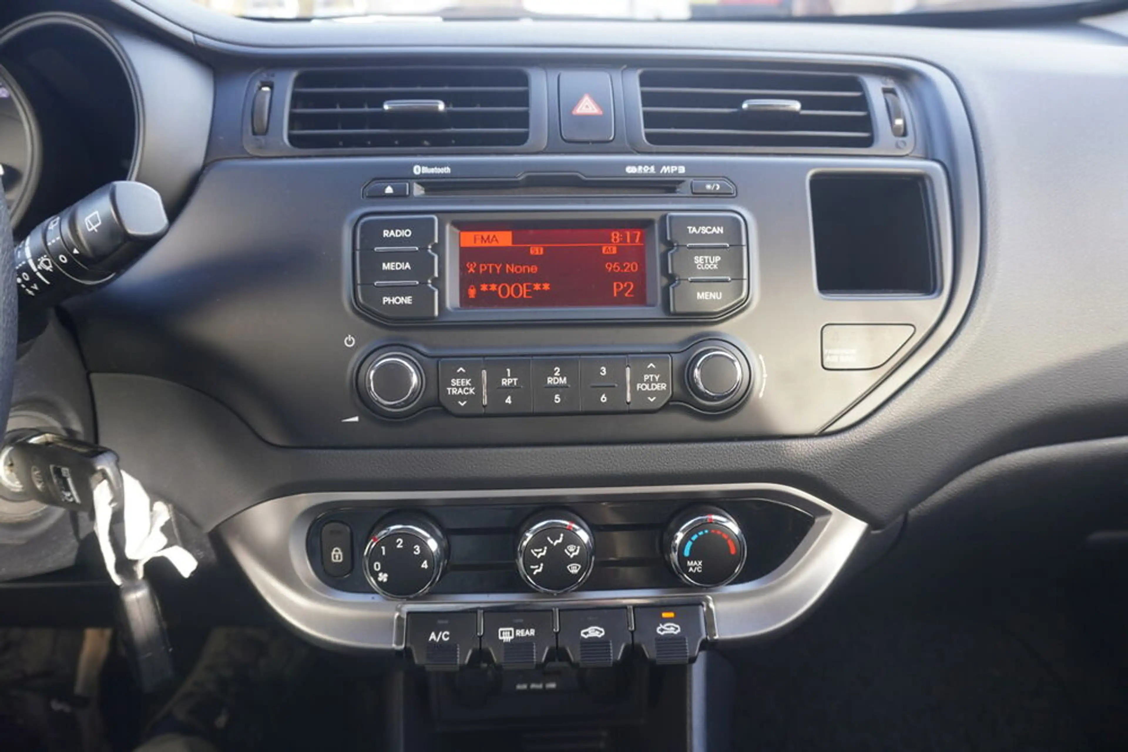 Kia Rio 1,2 Cool — photo 9