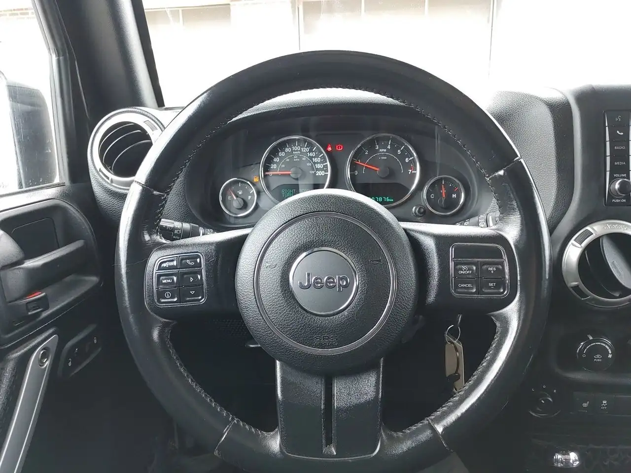 Jeep Wrangler photo Jeep Wrangler