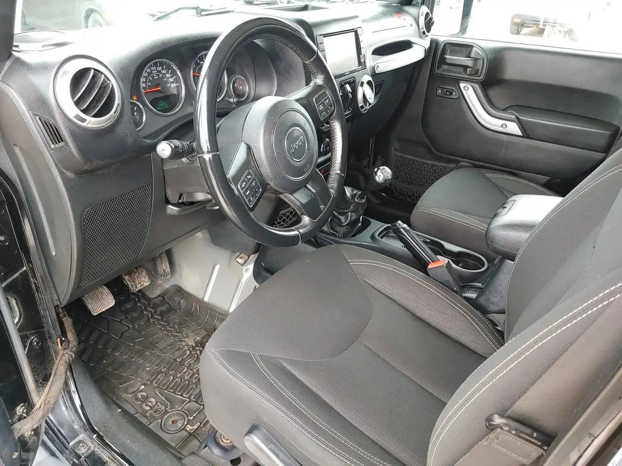 Jeep Wrangler photo Jeep Wrangler