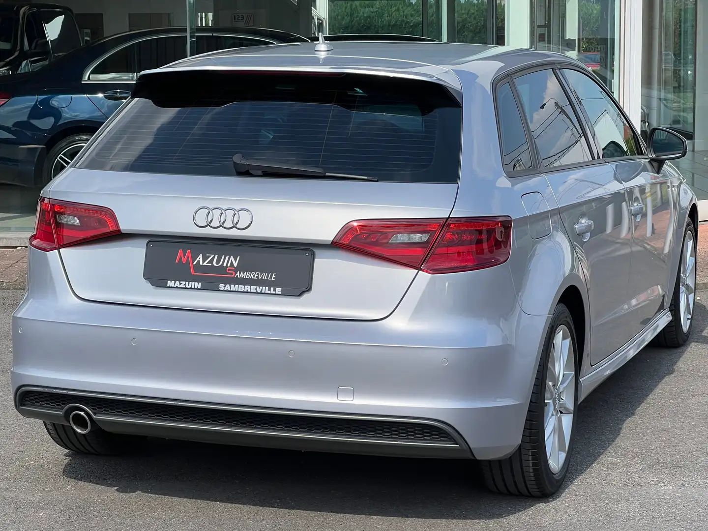 Audi A3 Sportback 1.6 TDi * S-Line * 1er Proprio * Gar 1an Zilver - 2