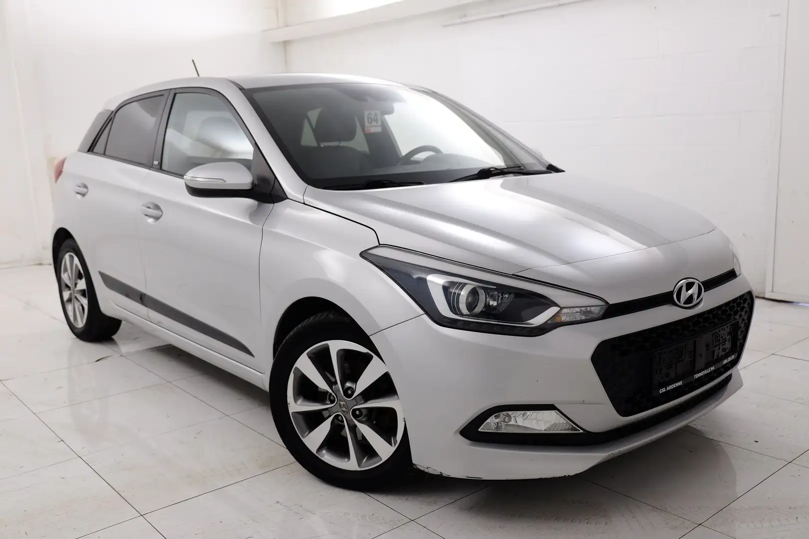 Hyundai i20 i20 1.1 CRDi GO! GPS, TEL, CRUISE, CAMERA Gris - 1