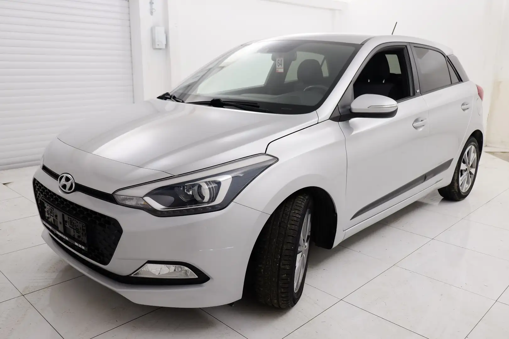 Hyundai i20 i20 1.1 CRDi GO! GPS, TEL, CRUISE, CAMERA Gris - 2