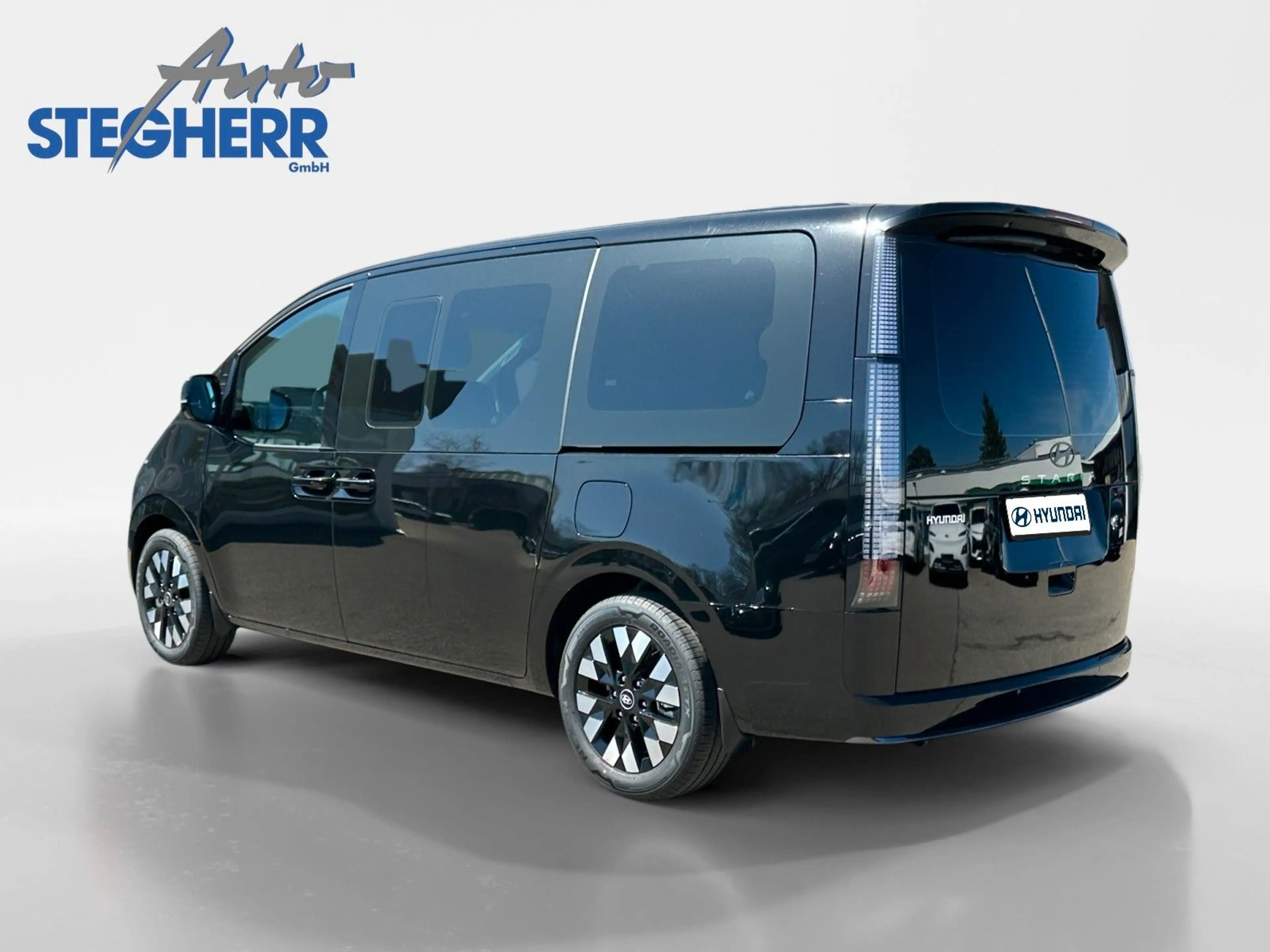 Hyundai STARIA Signature Hybrid 2WD Panoramadach — photo 3