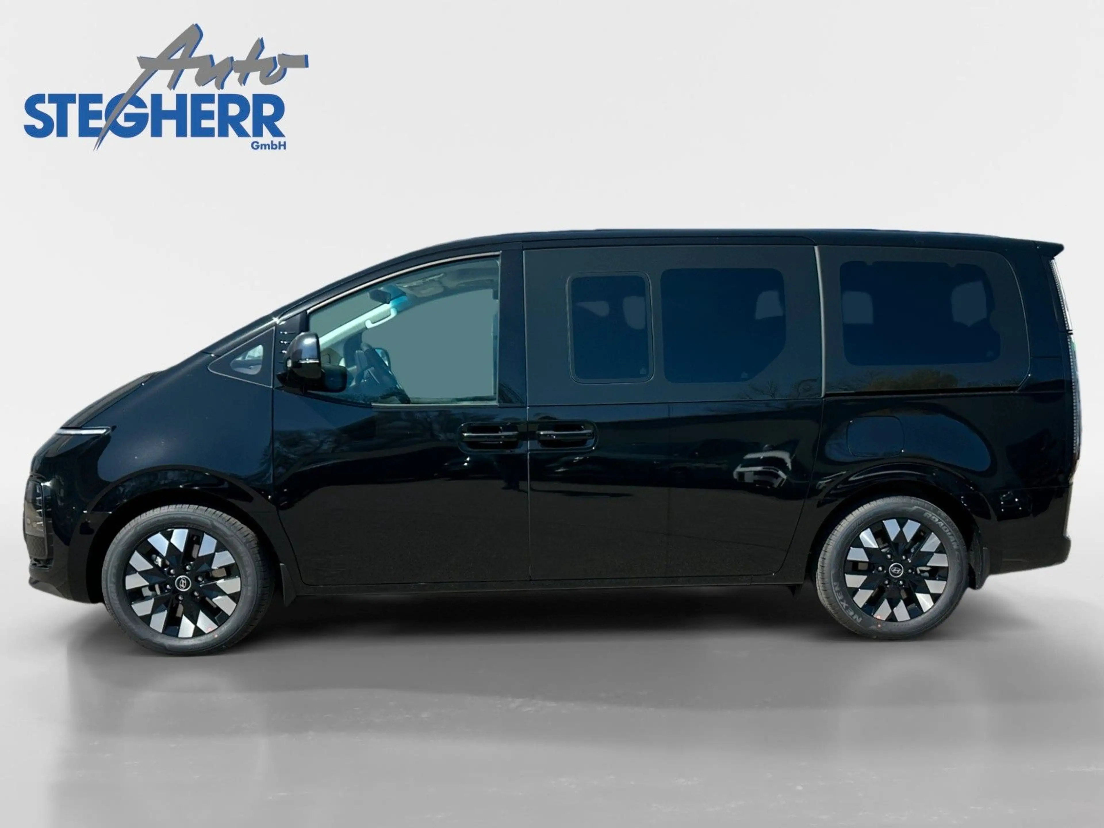 Hyundai STARIA Signature Hybrid 2WD Panoramadach — photo 2