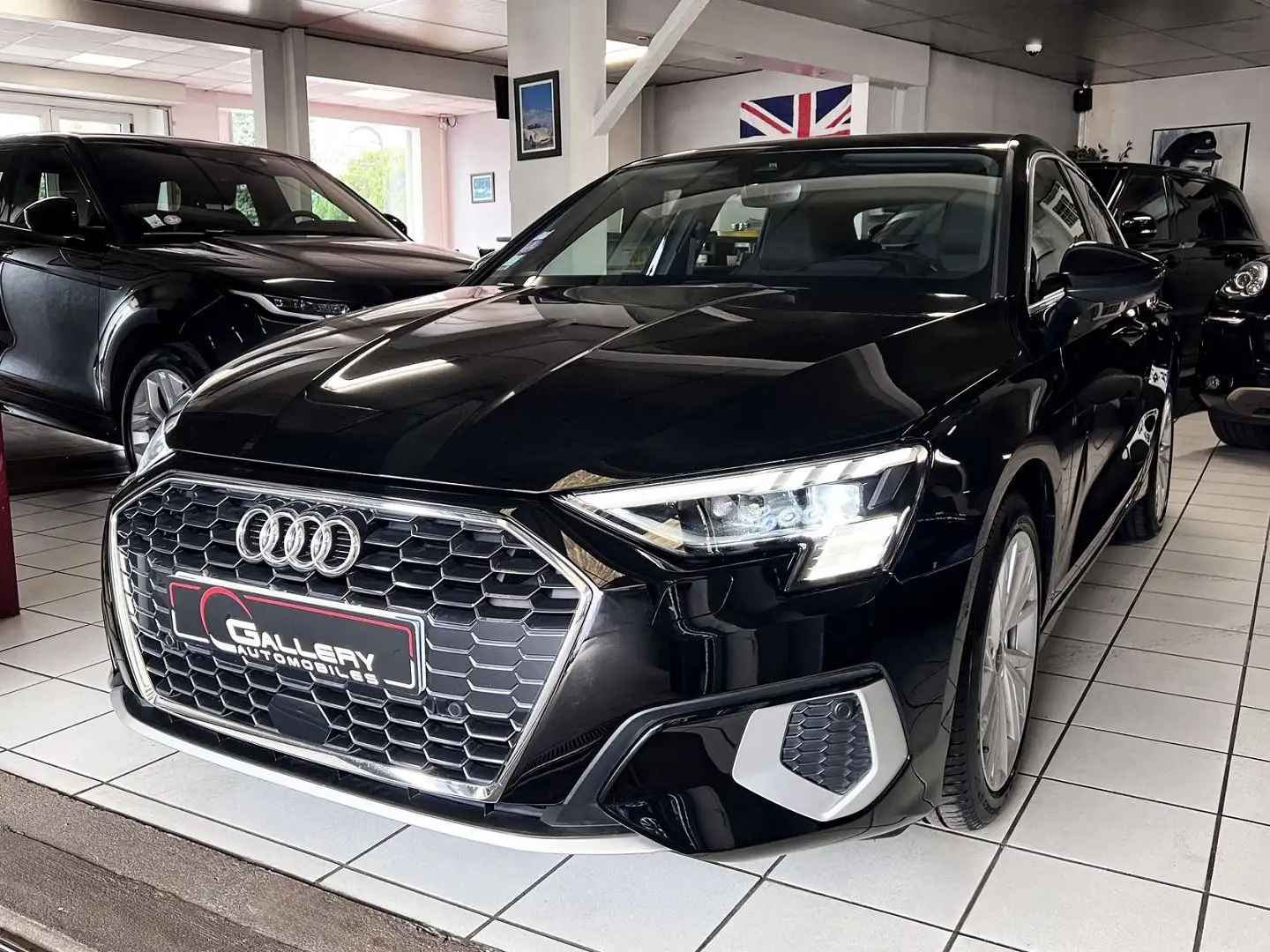 Audi A3 35 TFSI 150CH DESIGN LUXE Noir - 1
