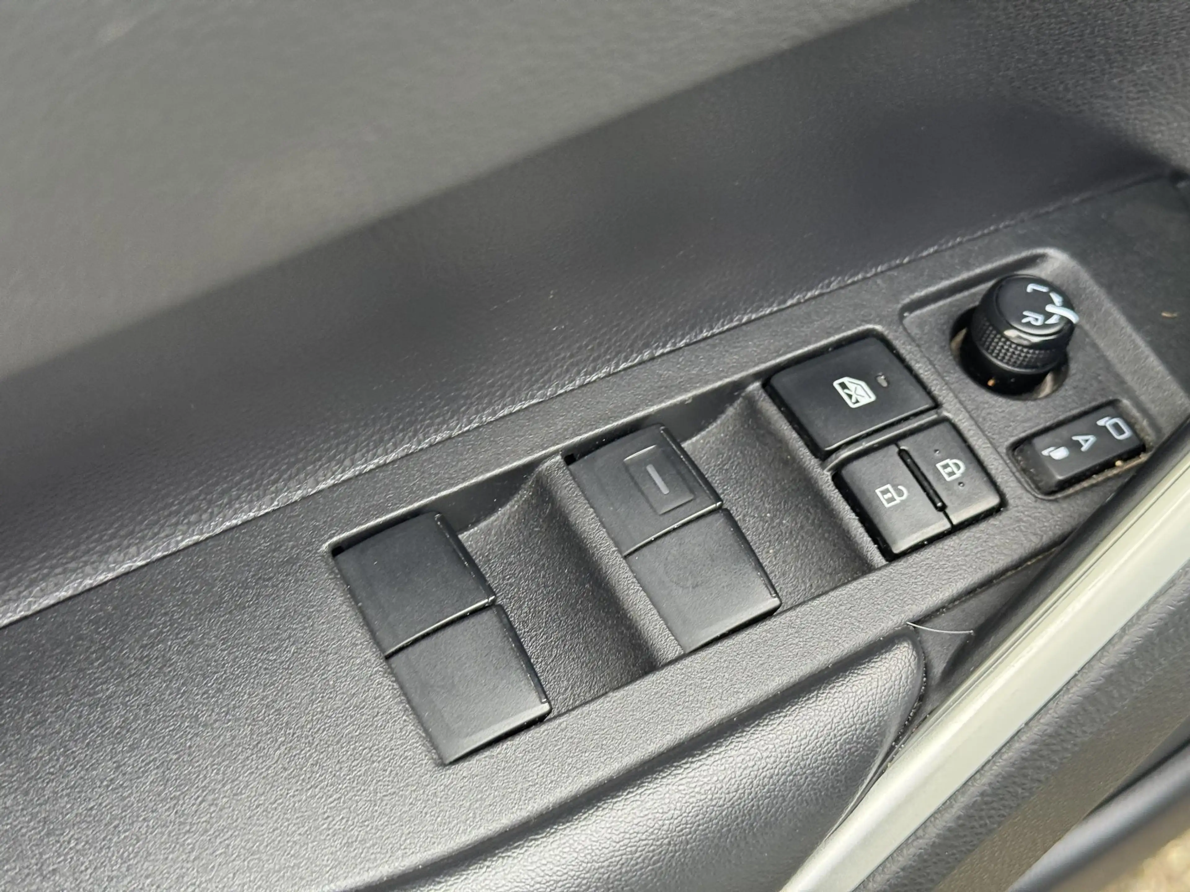 Toyota Corolla Cross 2.0 High Power Hybrid First Edition APPLE/ANDROID — photo 8