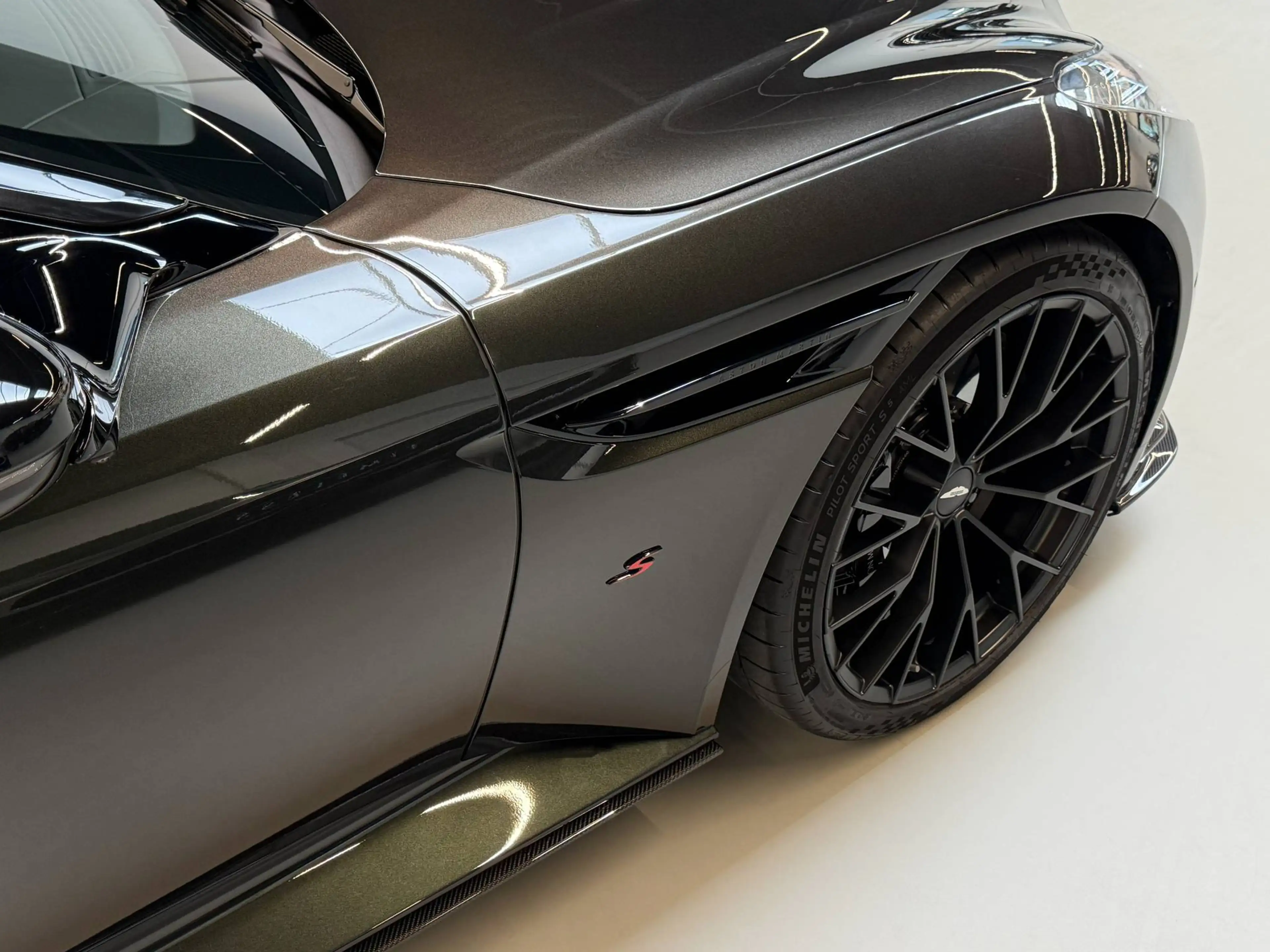 Aston Martin DB12 S Coupe | Aston Martin Brussels — photo 11
