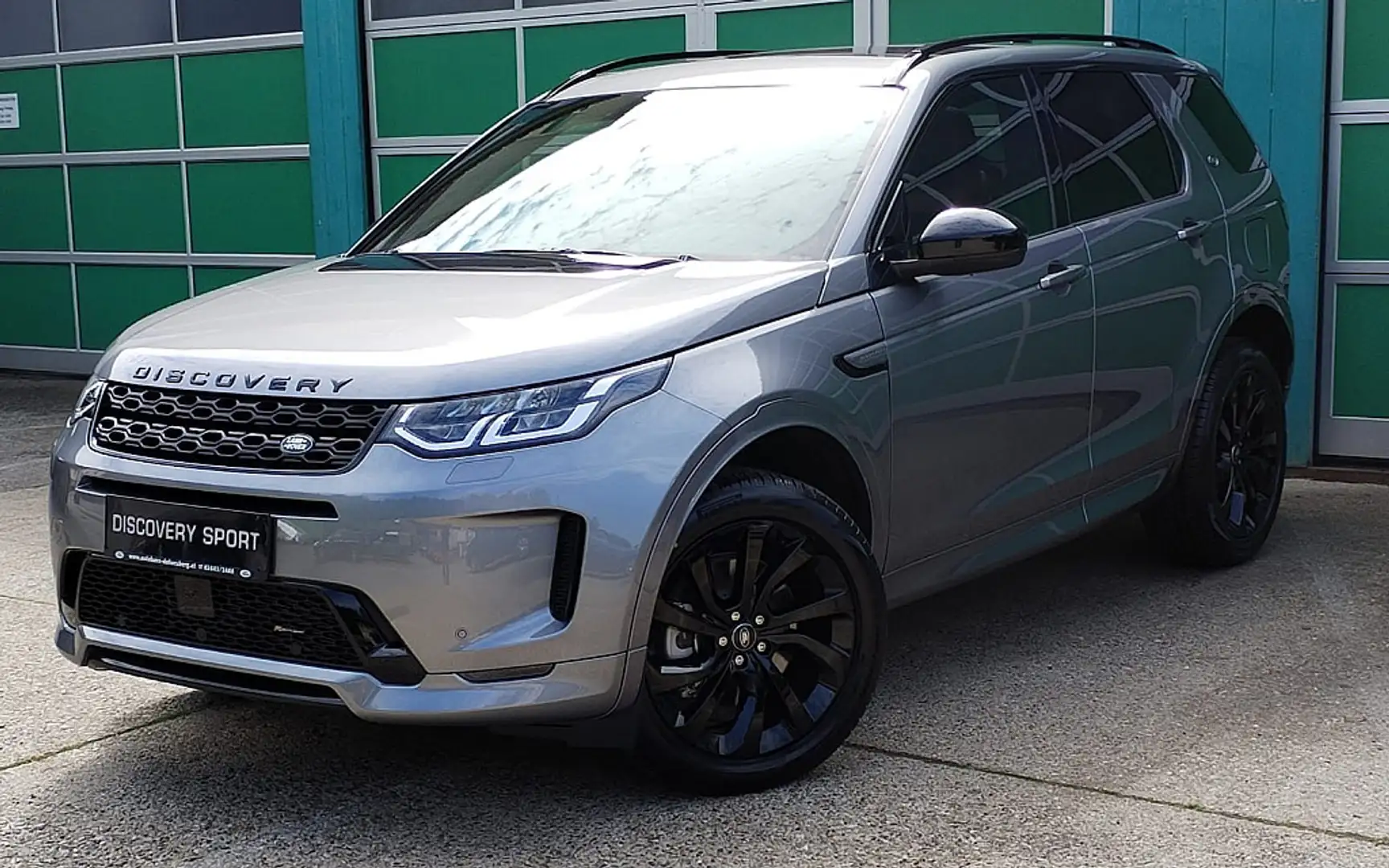 Land Rover Discovery Sport P300e PHEV AWD R-Dynamic S Aut. siva - 1