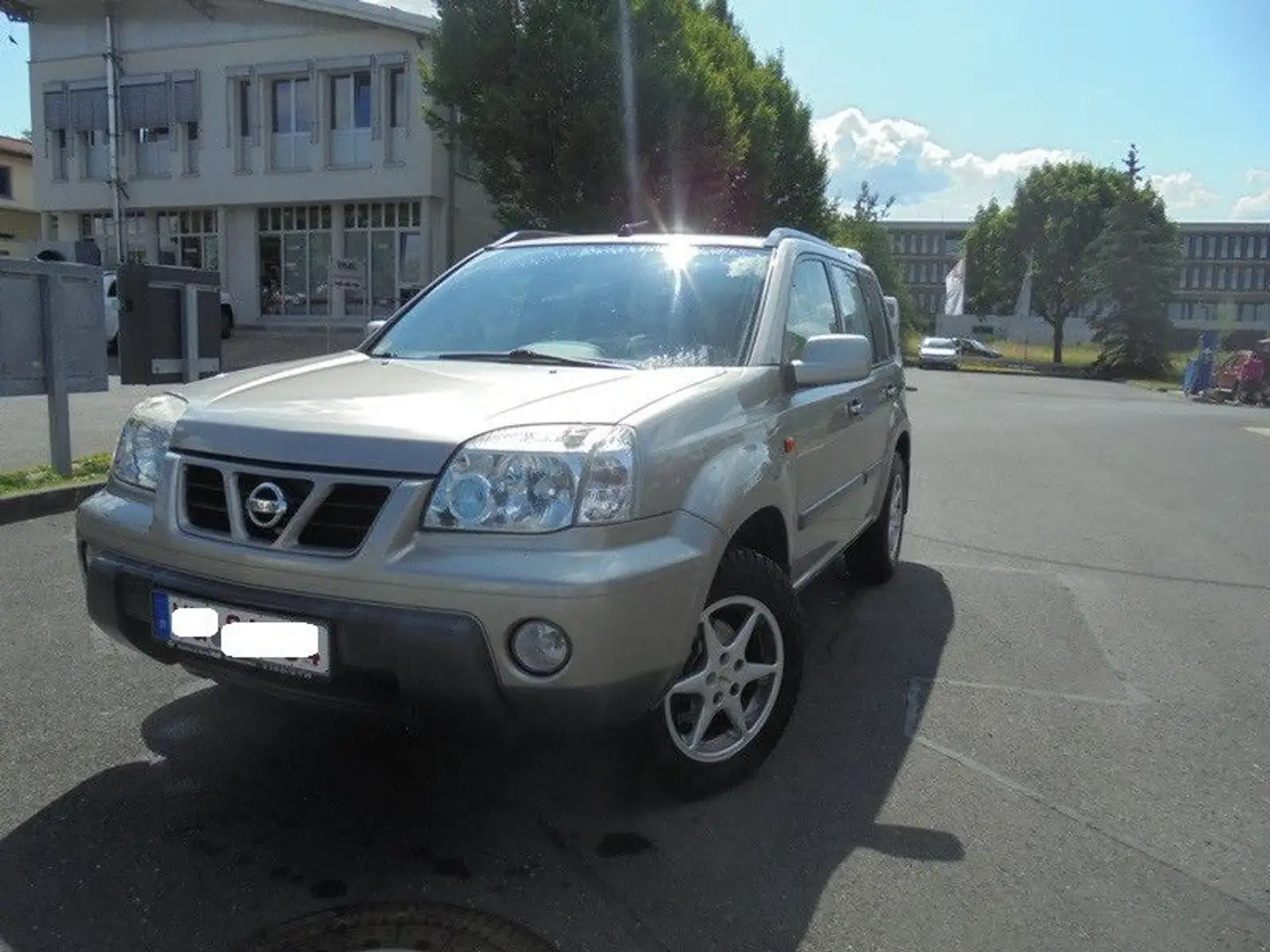 Nissan X-Trail Comfort TÜV 02/27;ROSTFREI;4x4;AHK;TOP!! Gold - 1