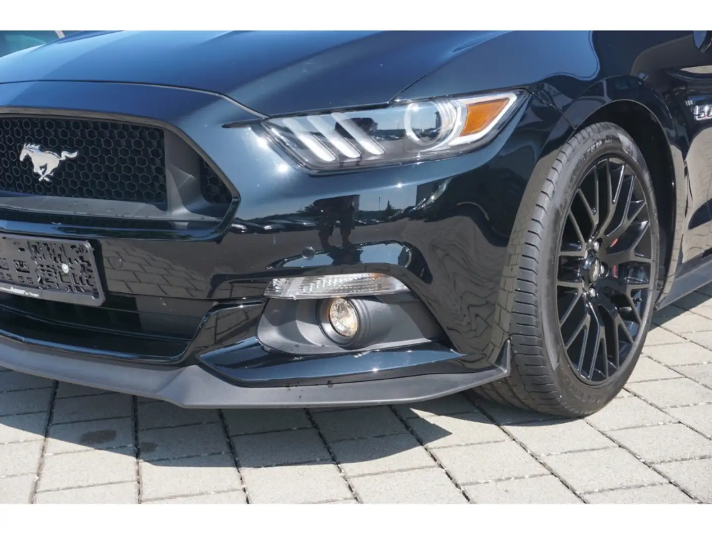 Ford Mustang 5.0 Ti-VCT V8 Aut. GT Navi DAB Premium PDC SHZ Xen Zwart - 2