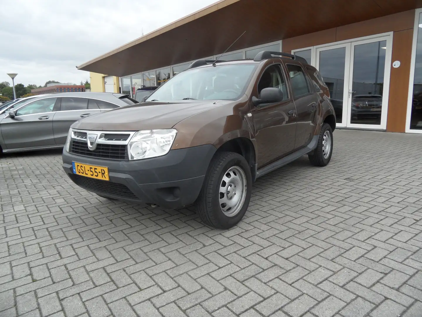 Dacia Duster 1.6 Ambiance 2wd Bruin - 1