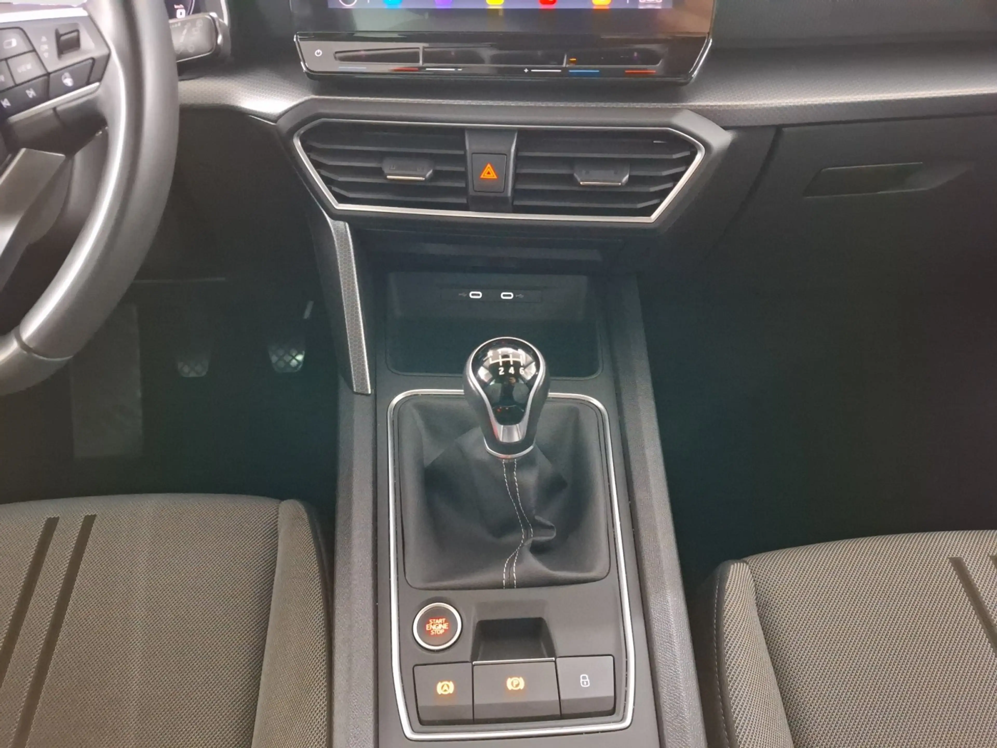 SEAT Leon Style 1.5 TSI Navi CarPlay LED SHZ PDC — photo 10