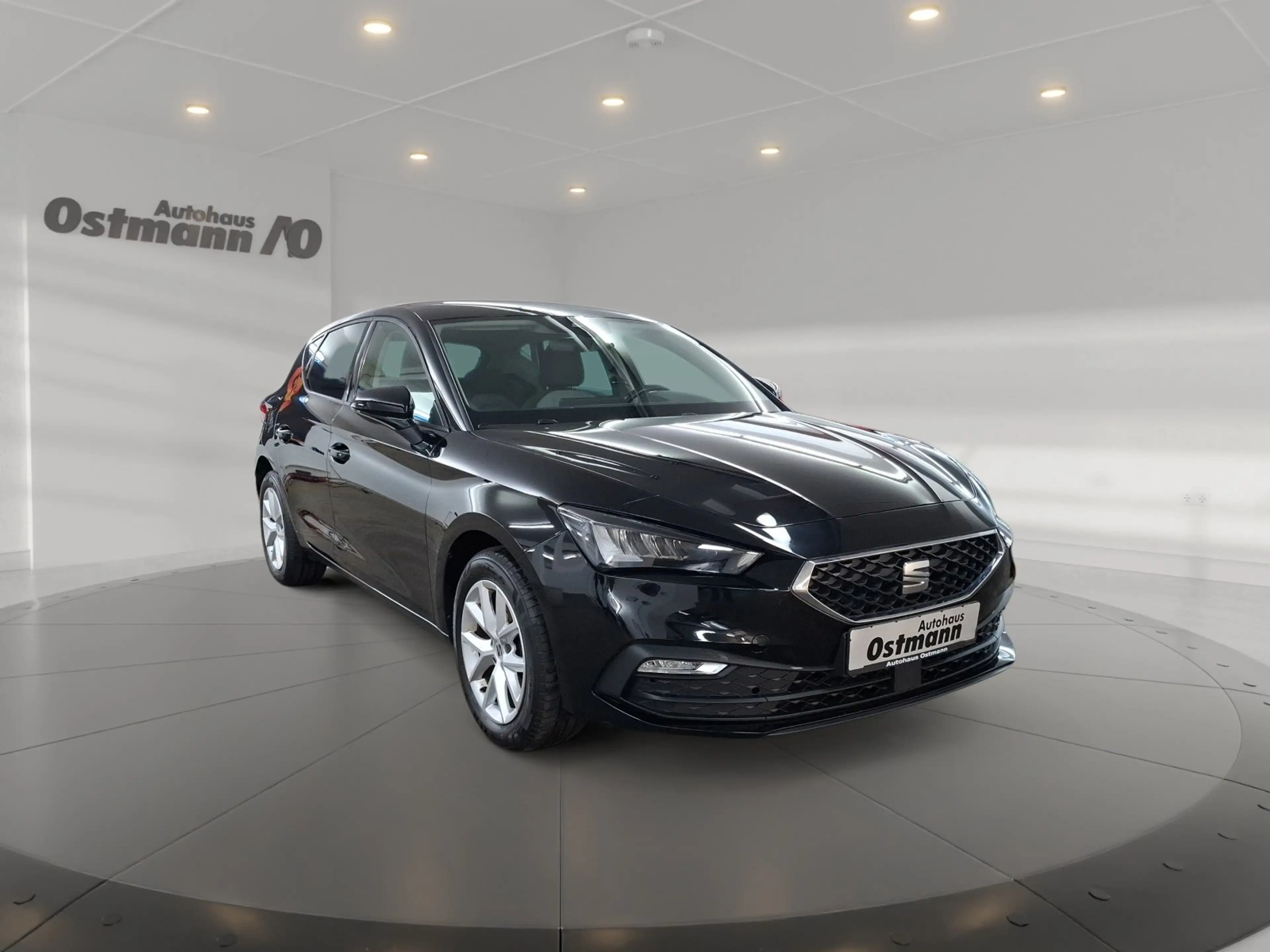 SEAT Leon Style 1.5 TSI Navi CarPlay LED SHZ PDC — photo 5
