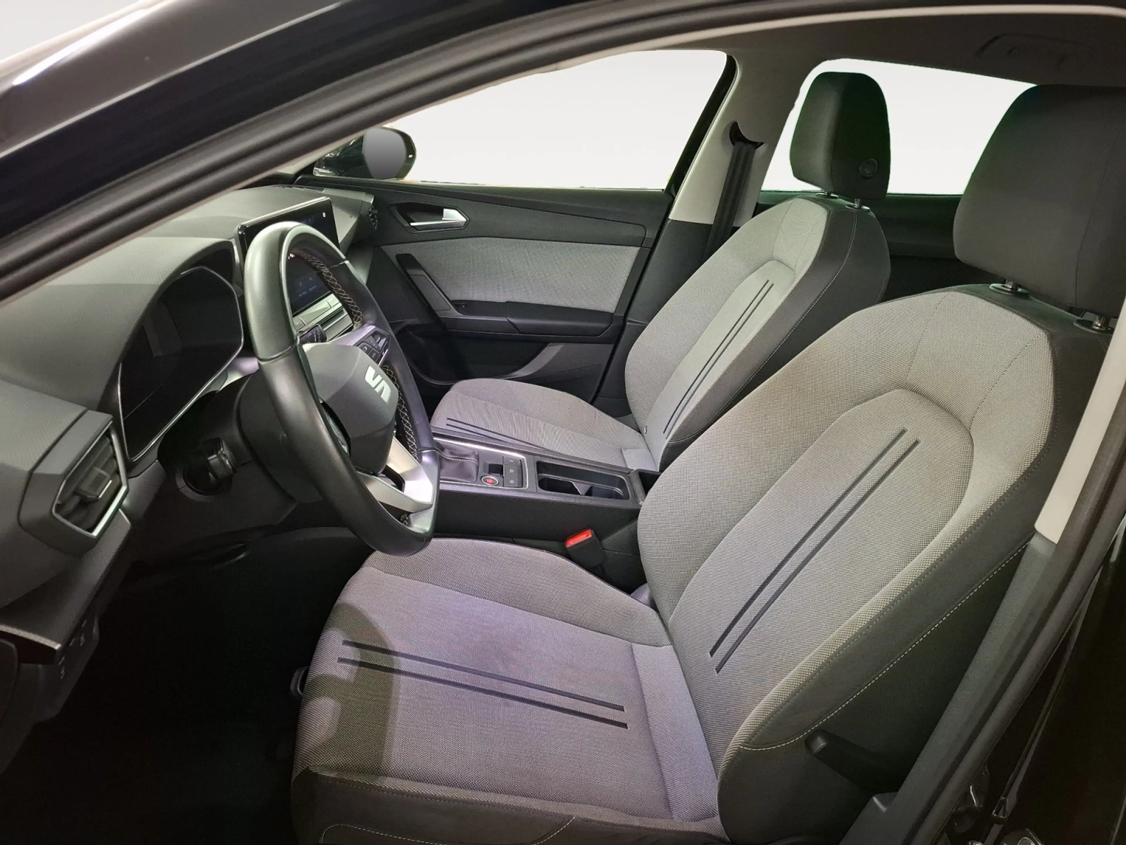 SEAT Leon Style 1.5 TSI Navi CarPlay LED SHZ PDC — photo 7