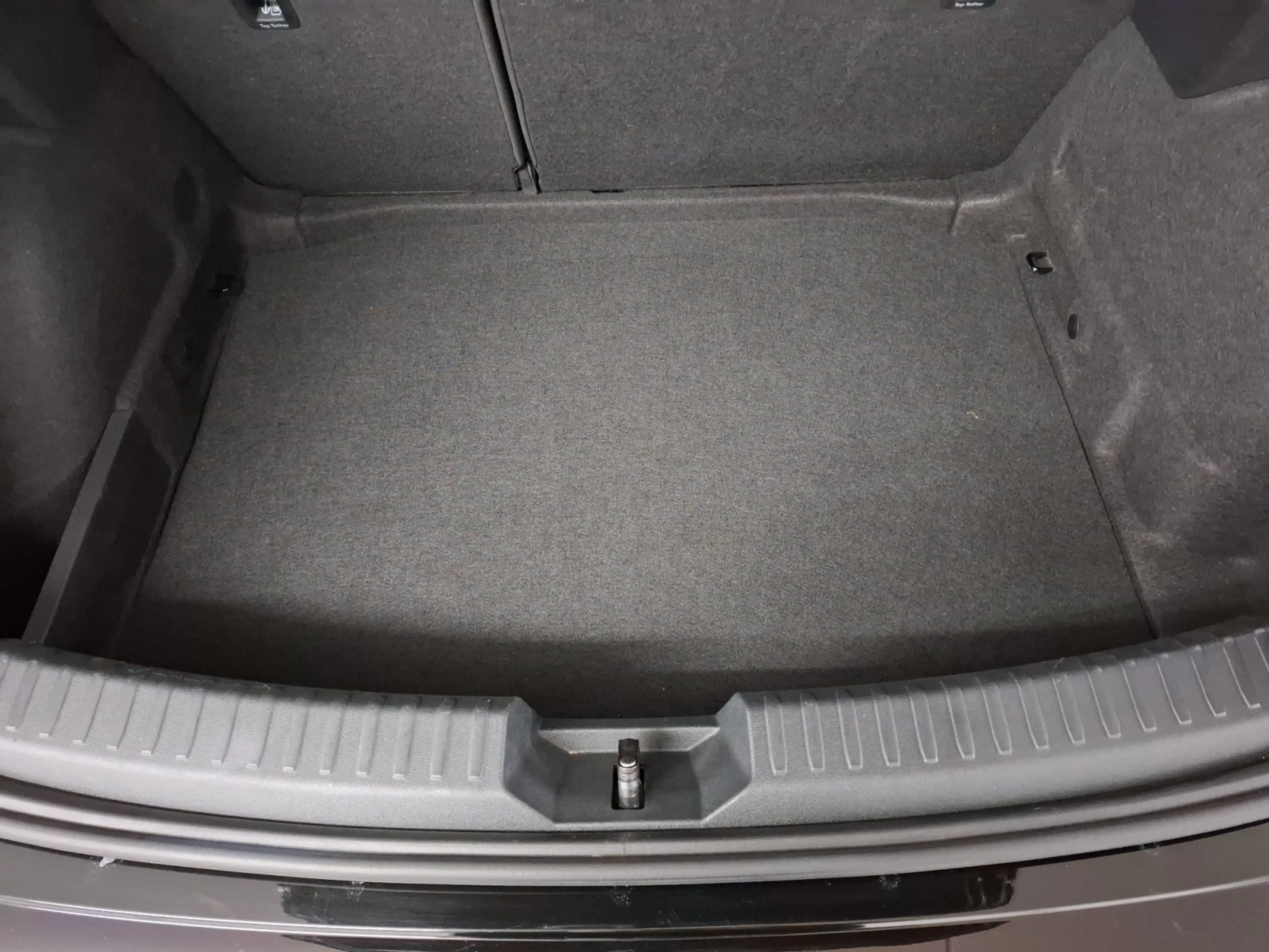 SEAT Leon Style 1.5 TSI Navi CarPlay LED SHZ PDC — photo 15
