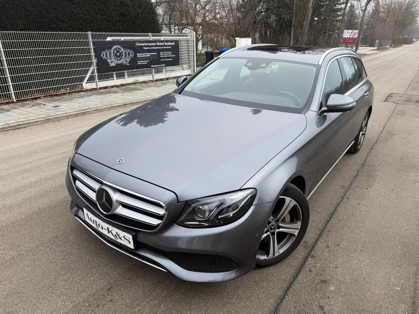 Mercedes-Benz E 400 T-Modell 4Matic,Vollausstattung,1.Hand Gris - 2