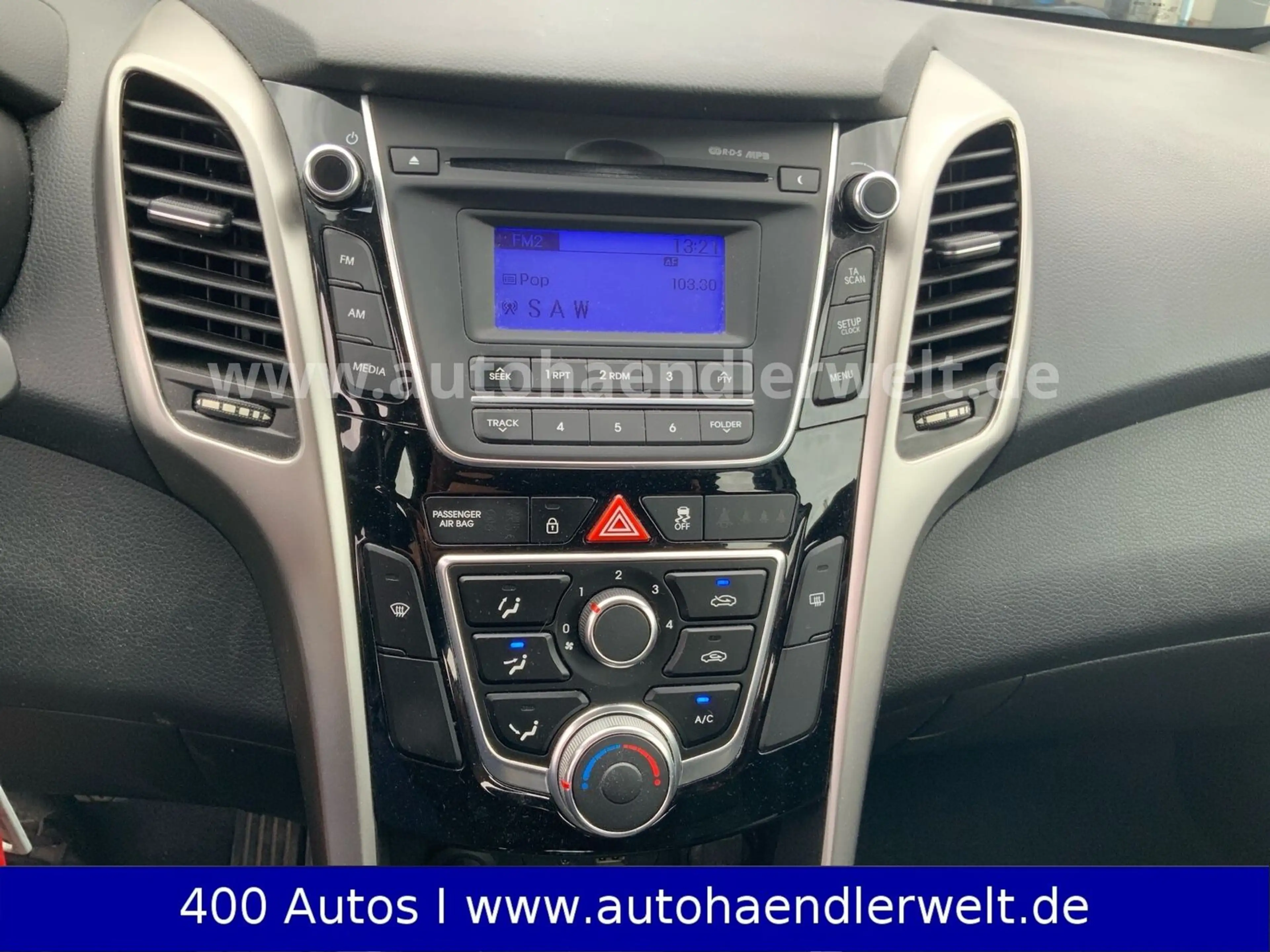 Hyundai i30 1.4 blue — photo 14