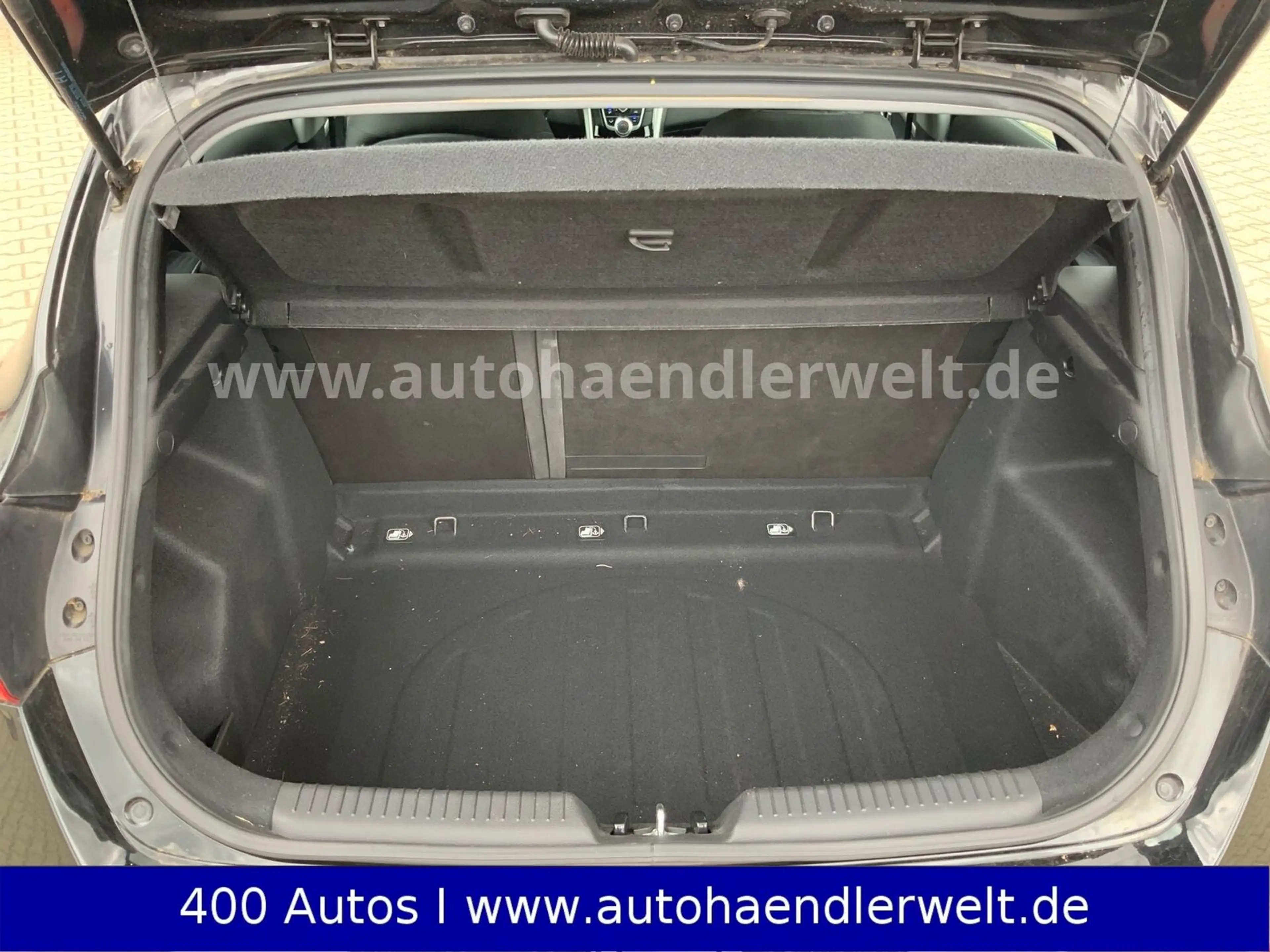 Hyundai i30 1.4 blue — photo 8
