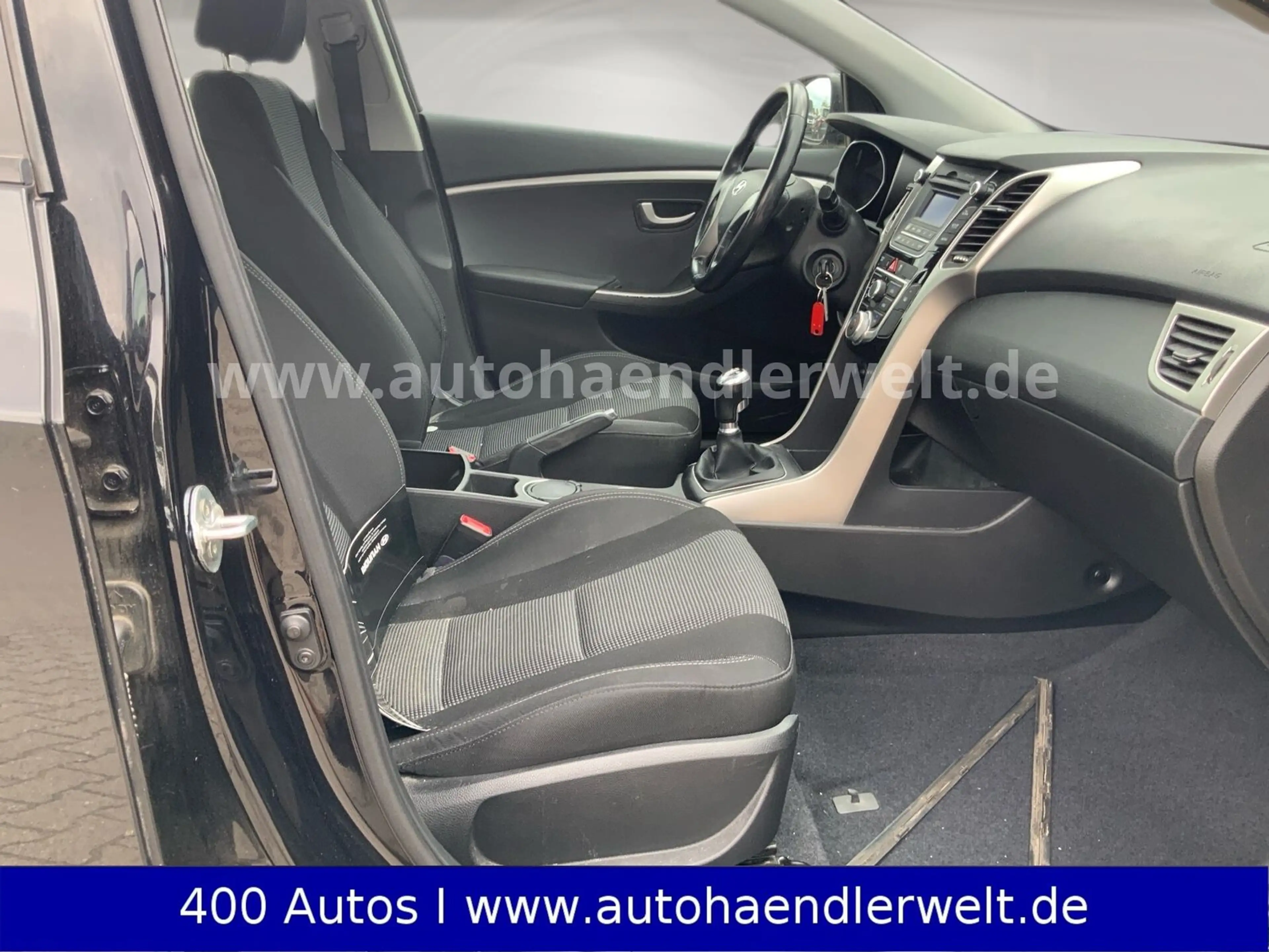 Hyundai i30 1.4 blue — photo 13