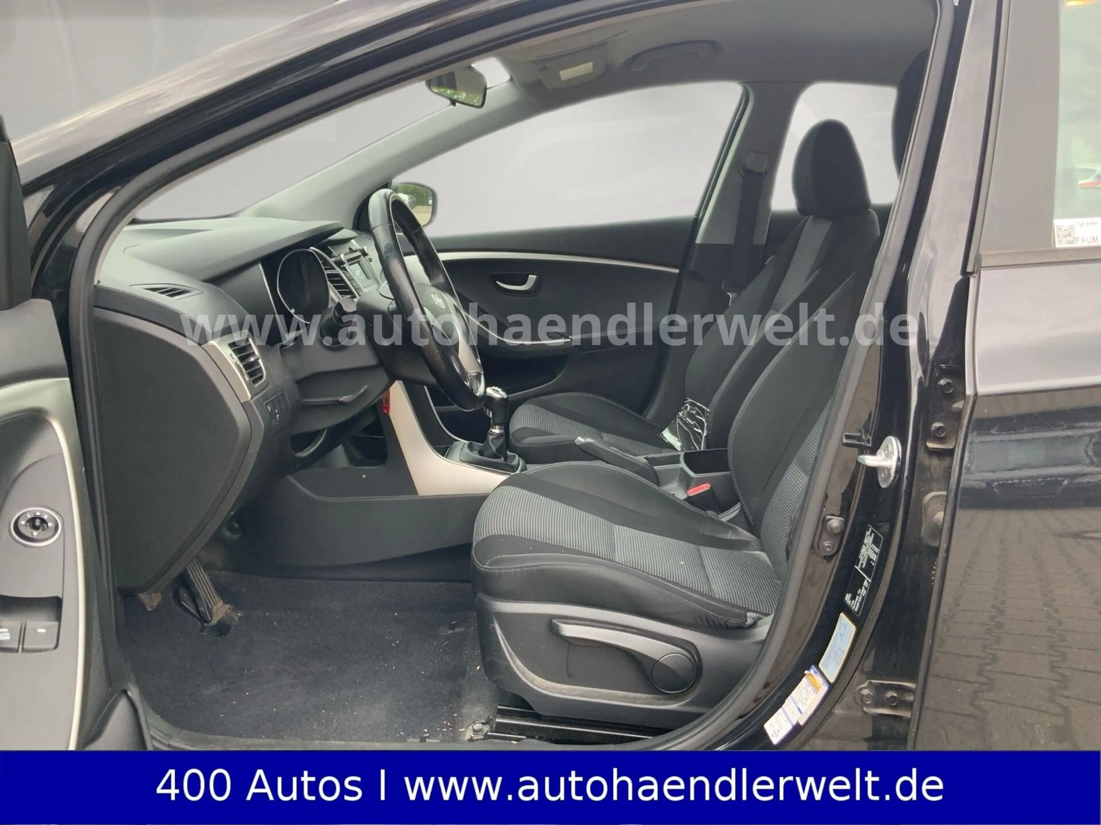 Hyundai i30 1.4 blue — photo 9