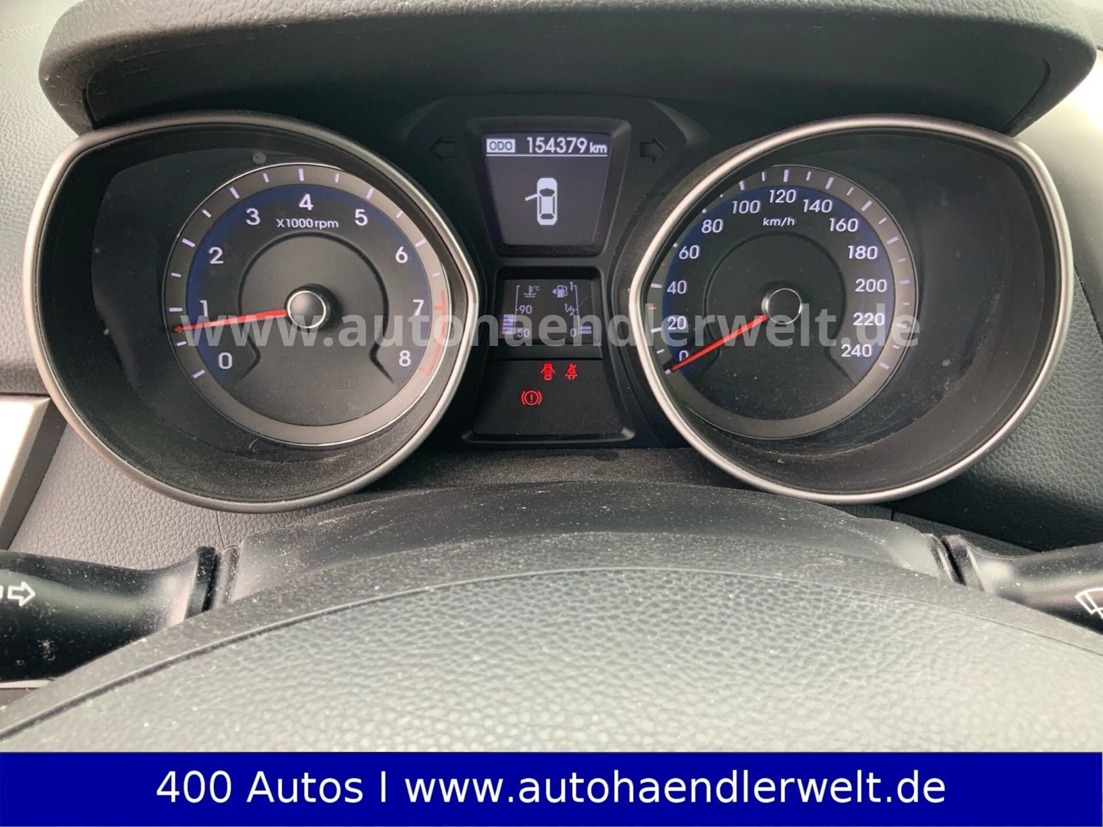 Hyundai i30 1.4 blue — photo 10