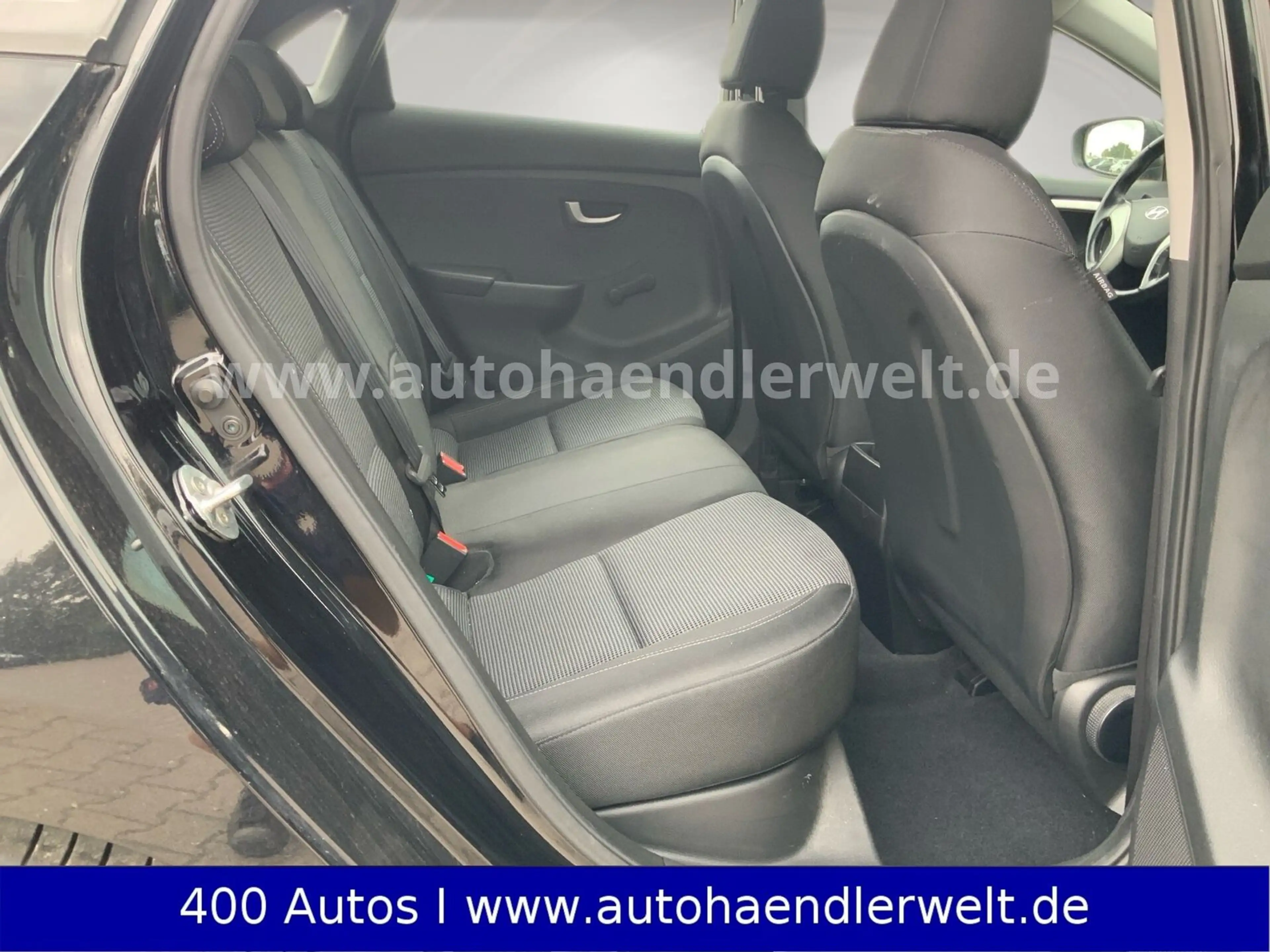Hyundai i30 1.4 blue — photo 12