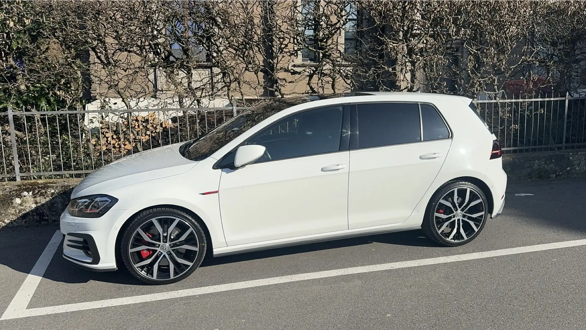 Volkswagen Golf GTI Performance 2,0 TSI DSG Weiß - 1