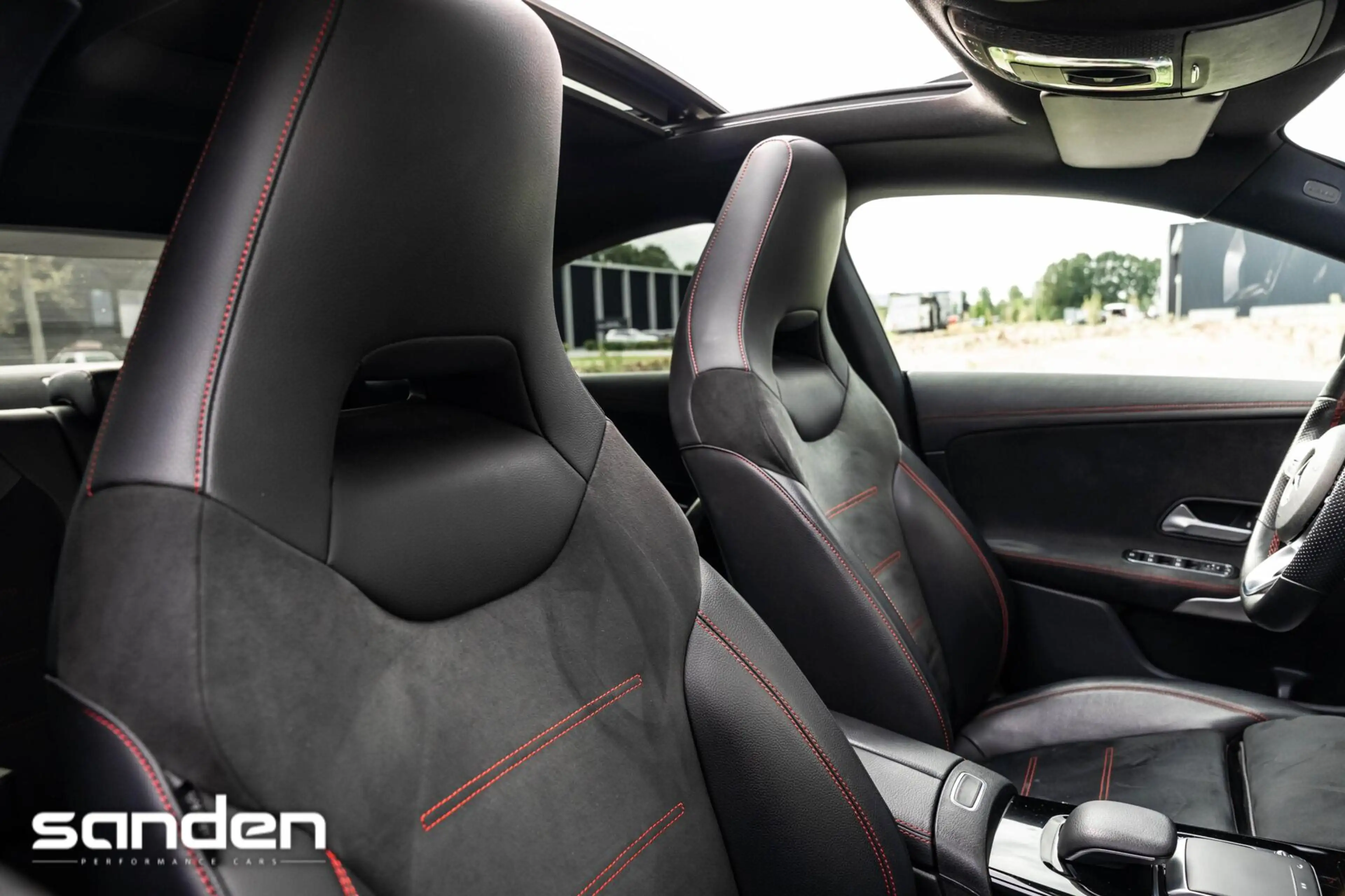 Mercedes-Benz CLA 220 Premium Plus |Pano|Sfeerverlichting|Burmester|19" — photo 32