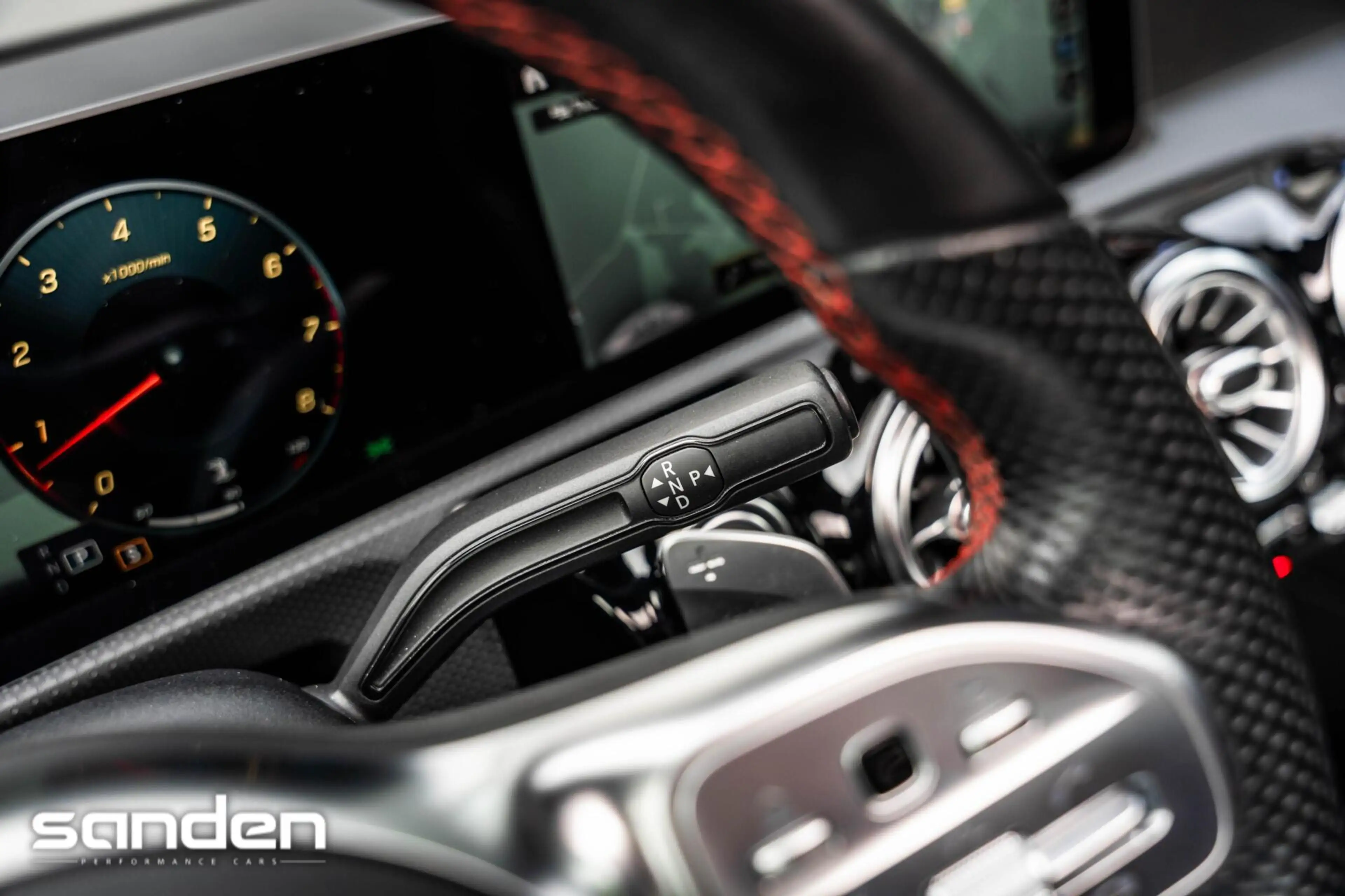 Mercedes-Benz CLA 220 Premium Plus |Pano|Sfeerverlichting|Burmester|19" — photo 41