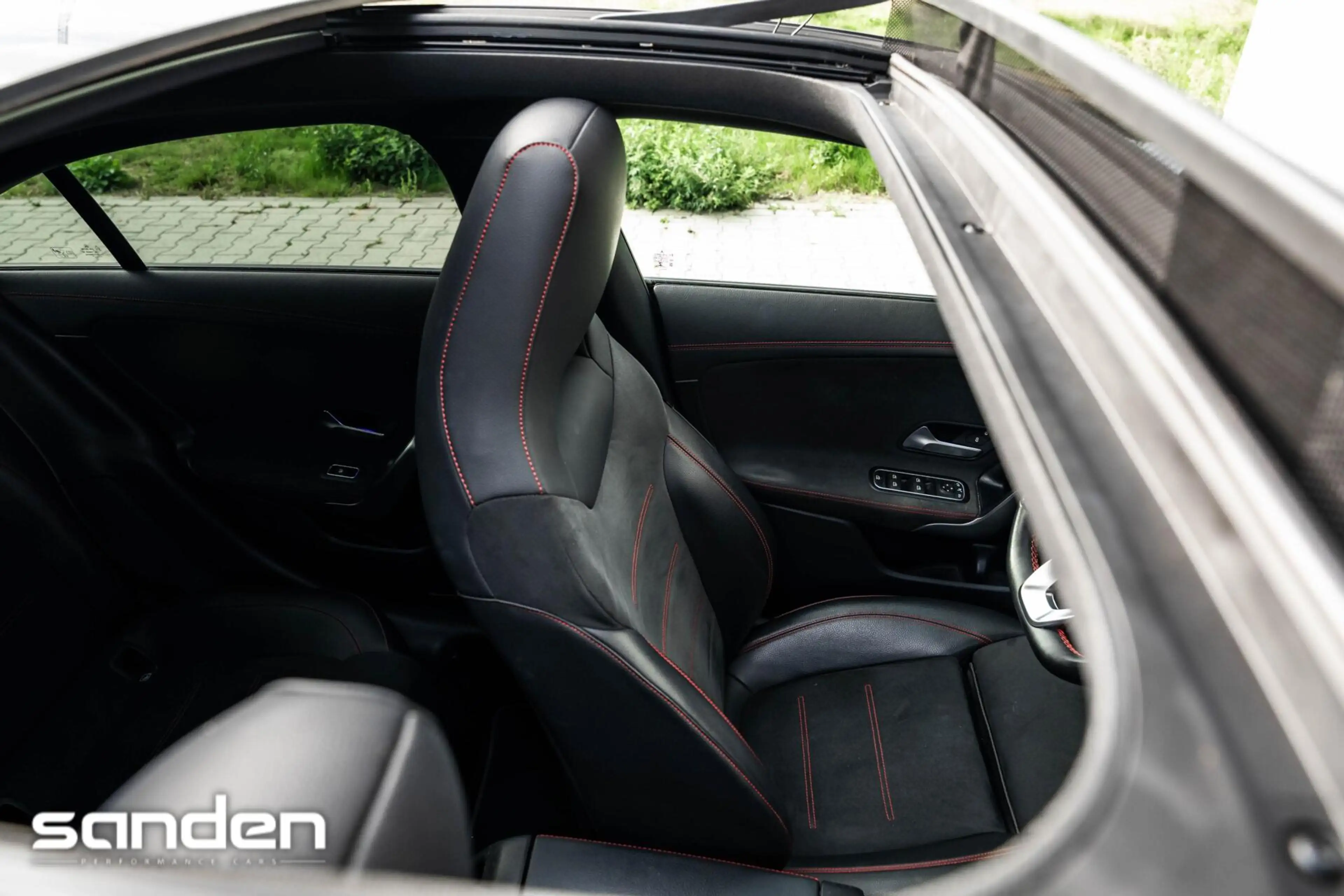 Mercedes-Benz CLA 220 Premium Plus |Pano|Sfeerverlichting|Burmester|19" — photo 48