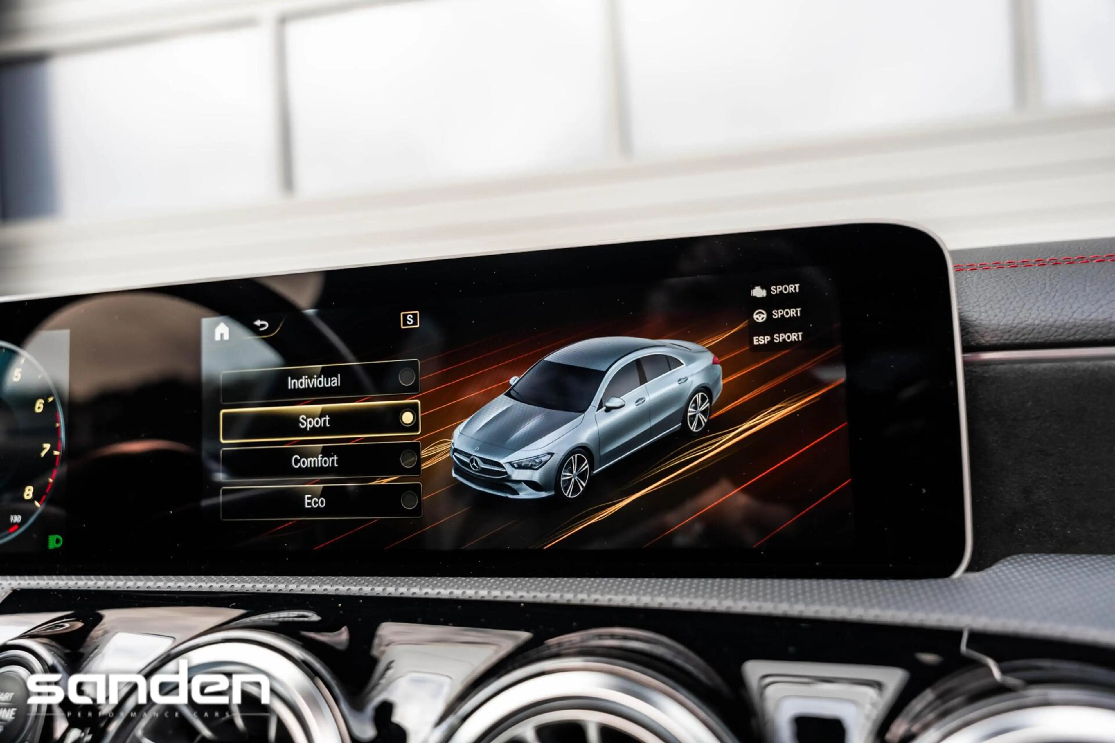 Mercedes-Benz CLA 220 Premium Plus |Pano|Sfeerverlichting|Burmester|19" — photo 39