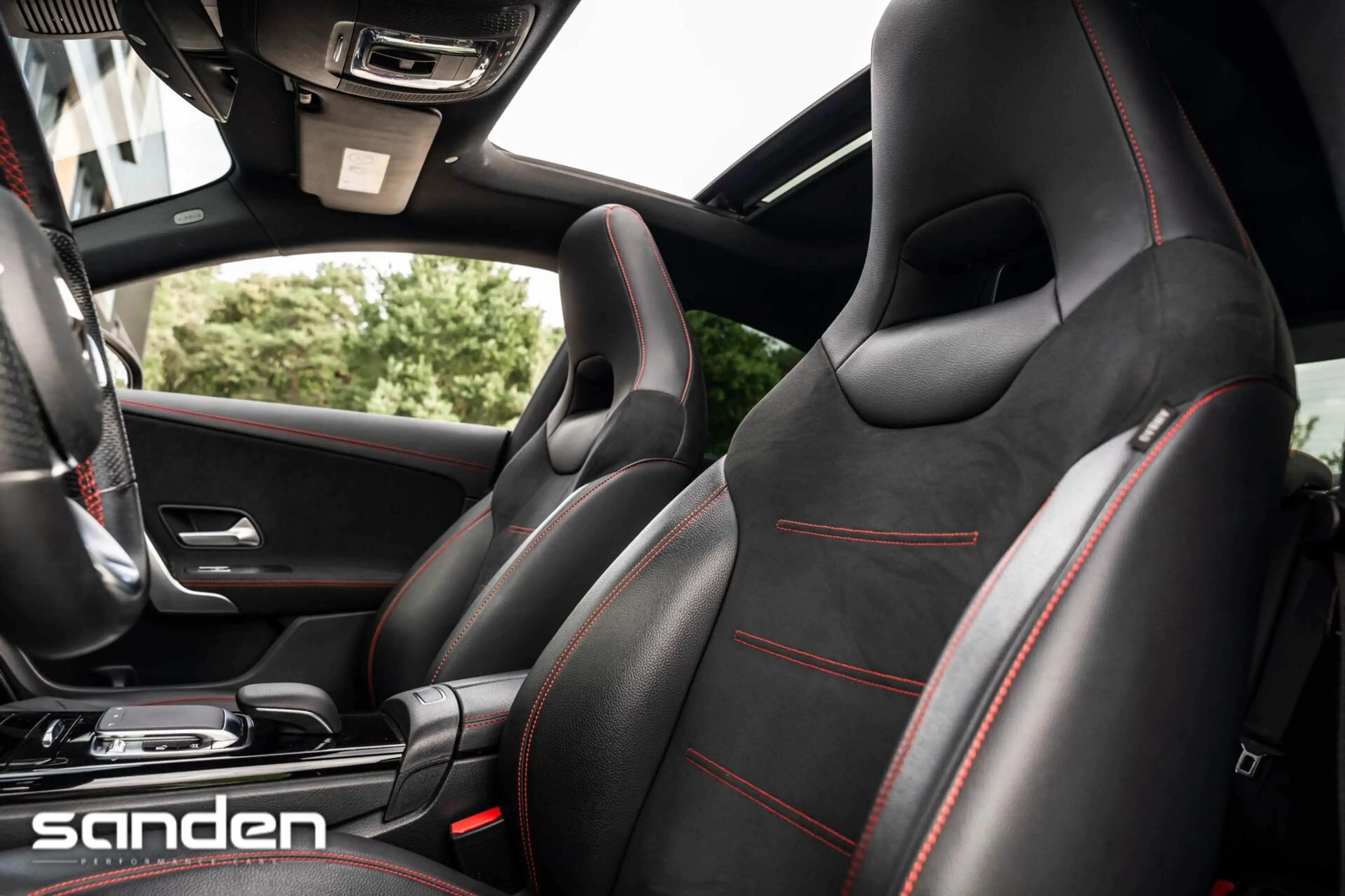Mercedes-Benz CLA 220 Premium Plus |Pano|Sfeerverlichting|Burmester|19" — photo 49