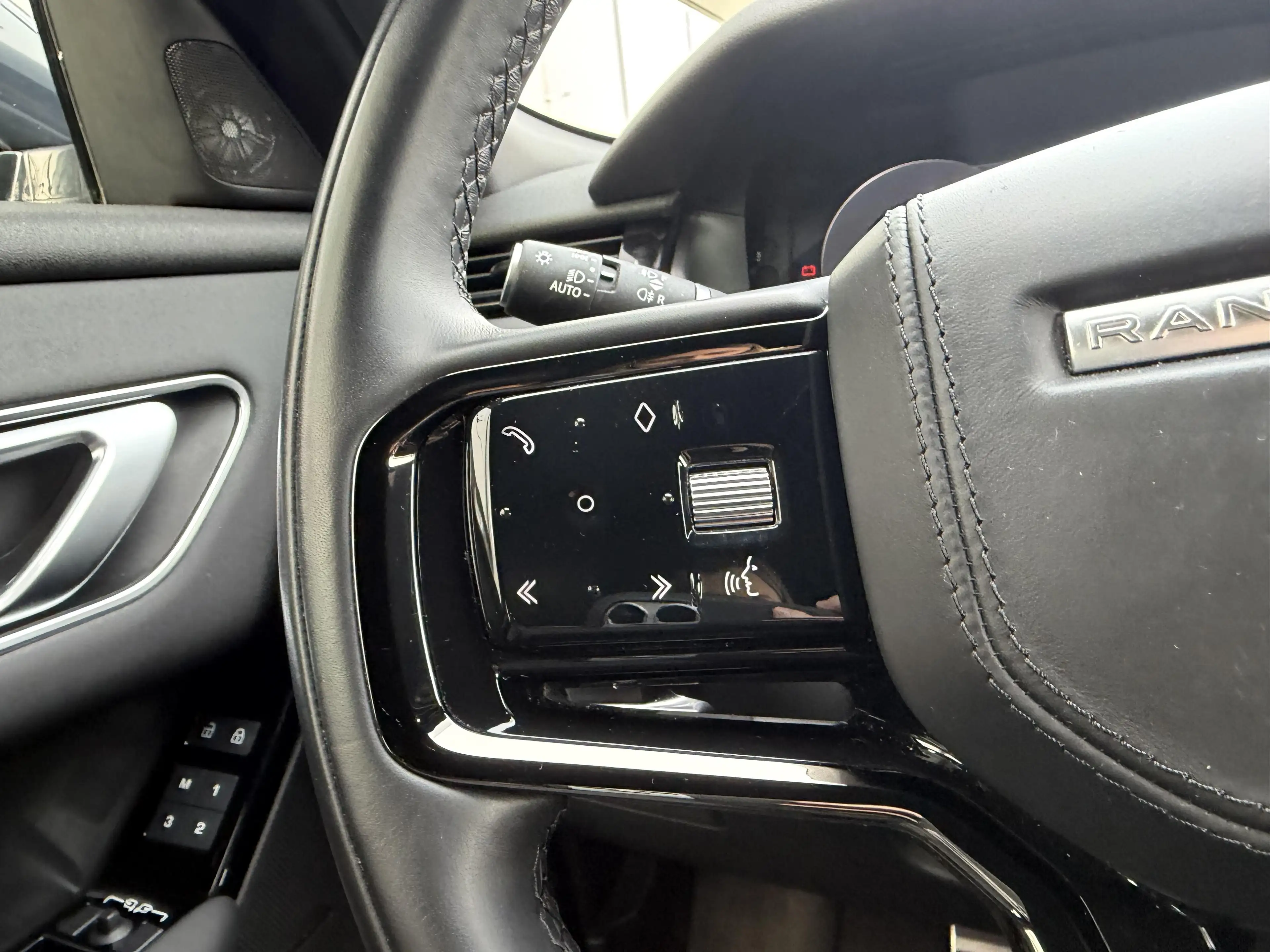 Land Rover Range Rover Velar P400e Dynamic SE AWD |Meridian|Trekhaak|Driver Ass — photo 13
