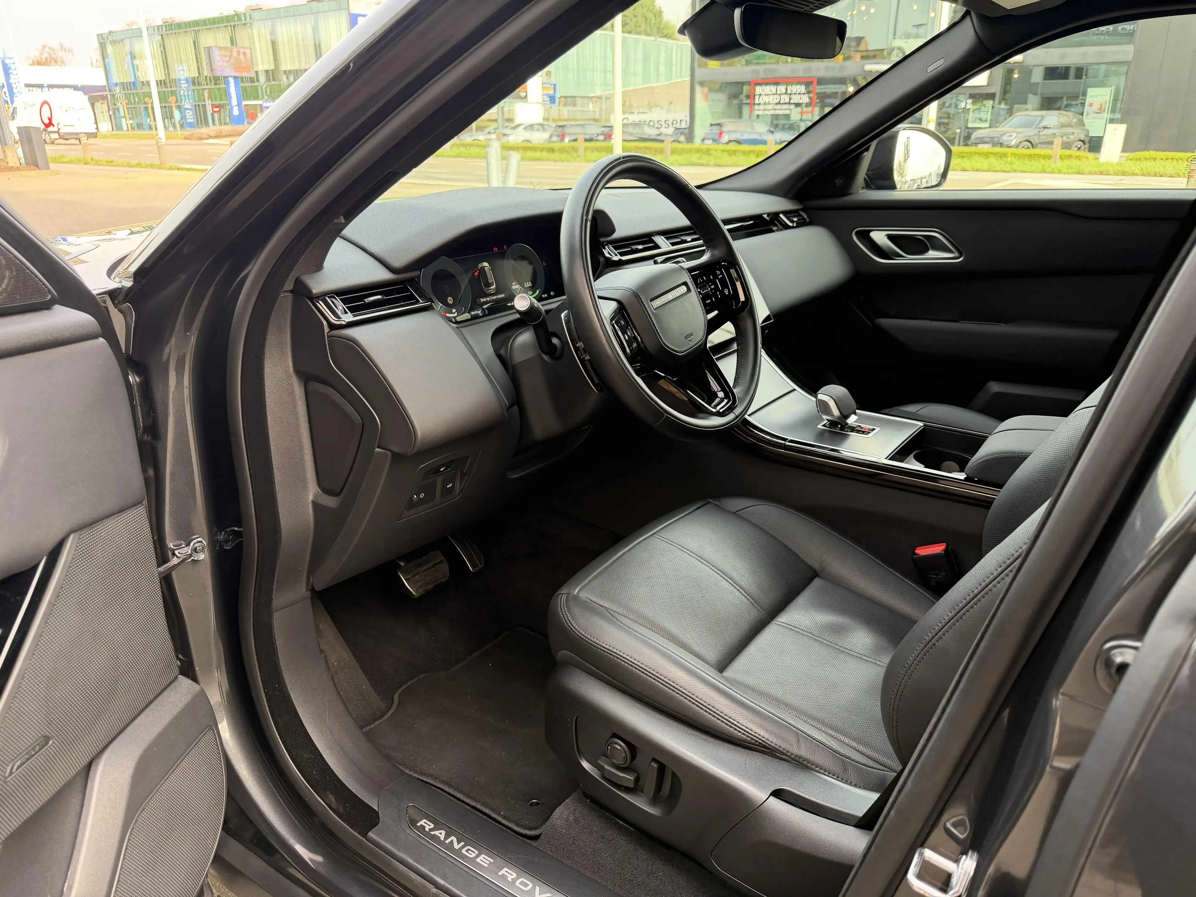 Land Rover Range Rover Velar P400e Dynamic SE AWD |Meridian|Trekhaak|Driver Ass — photo 9