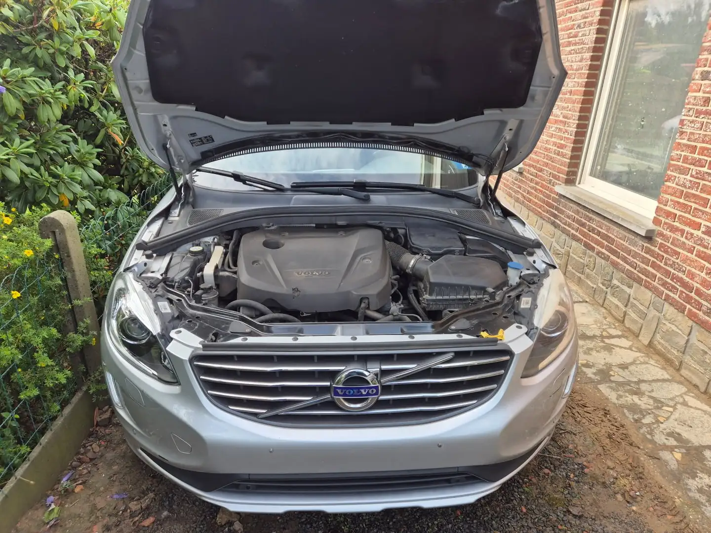 Volvo XC60 XC60 D4 Momentum Argent - 2