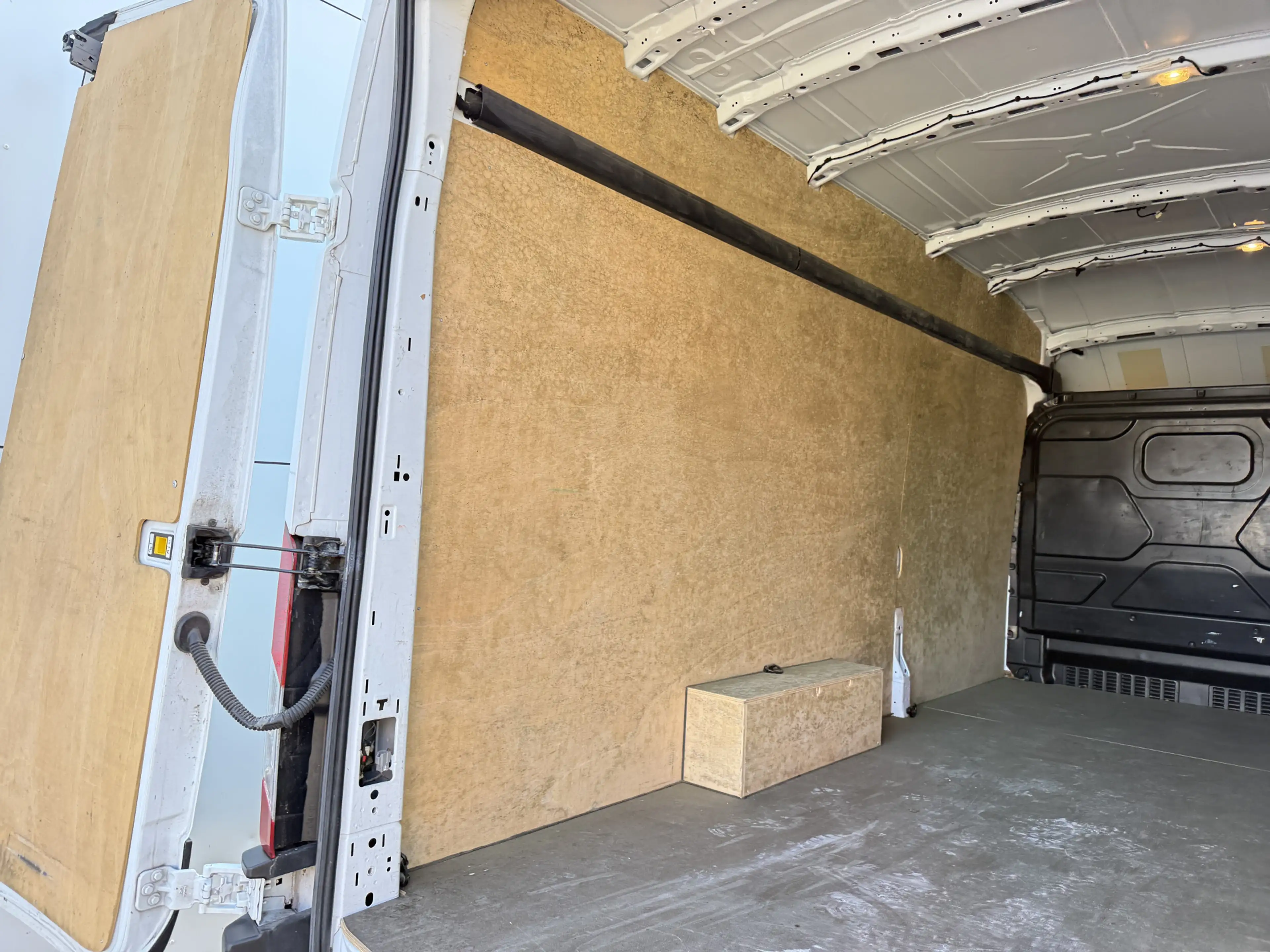 Ford E-Transit 68kWh 184PK L4H3 317km WLTP 95.1% (SOH) BEV Snella — photo 15