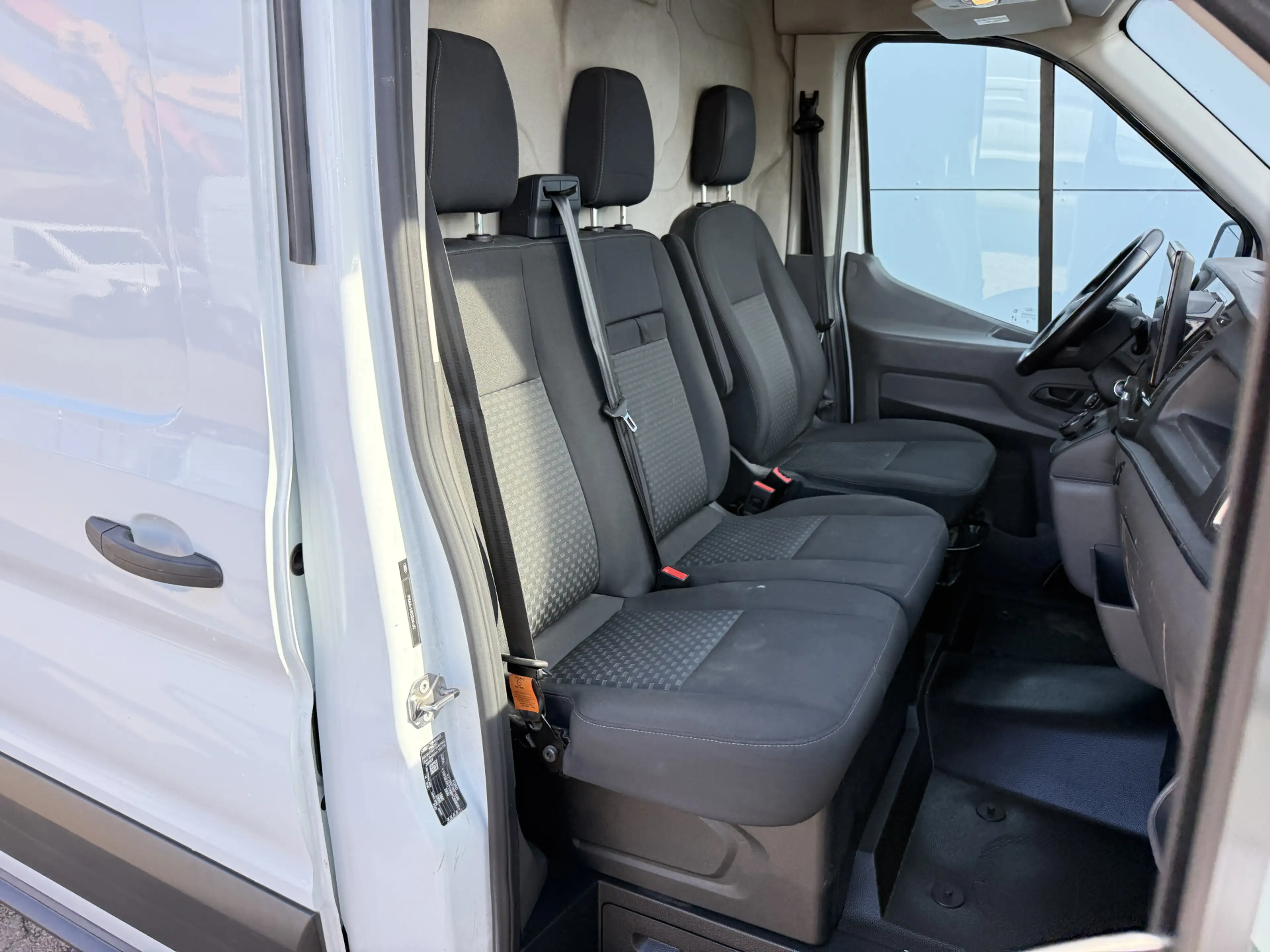Ford E-Transit 68kWh 184PK L4H3 317km WLTP 95.1% (SOH) BEV Snella — photo 9