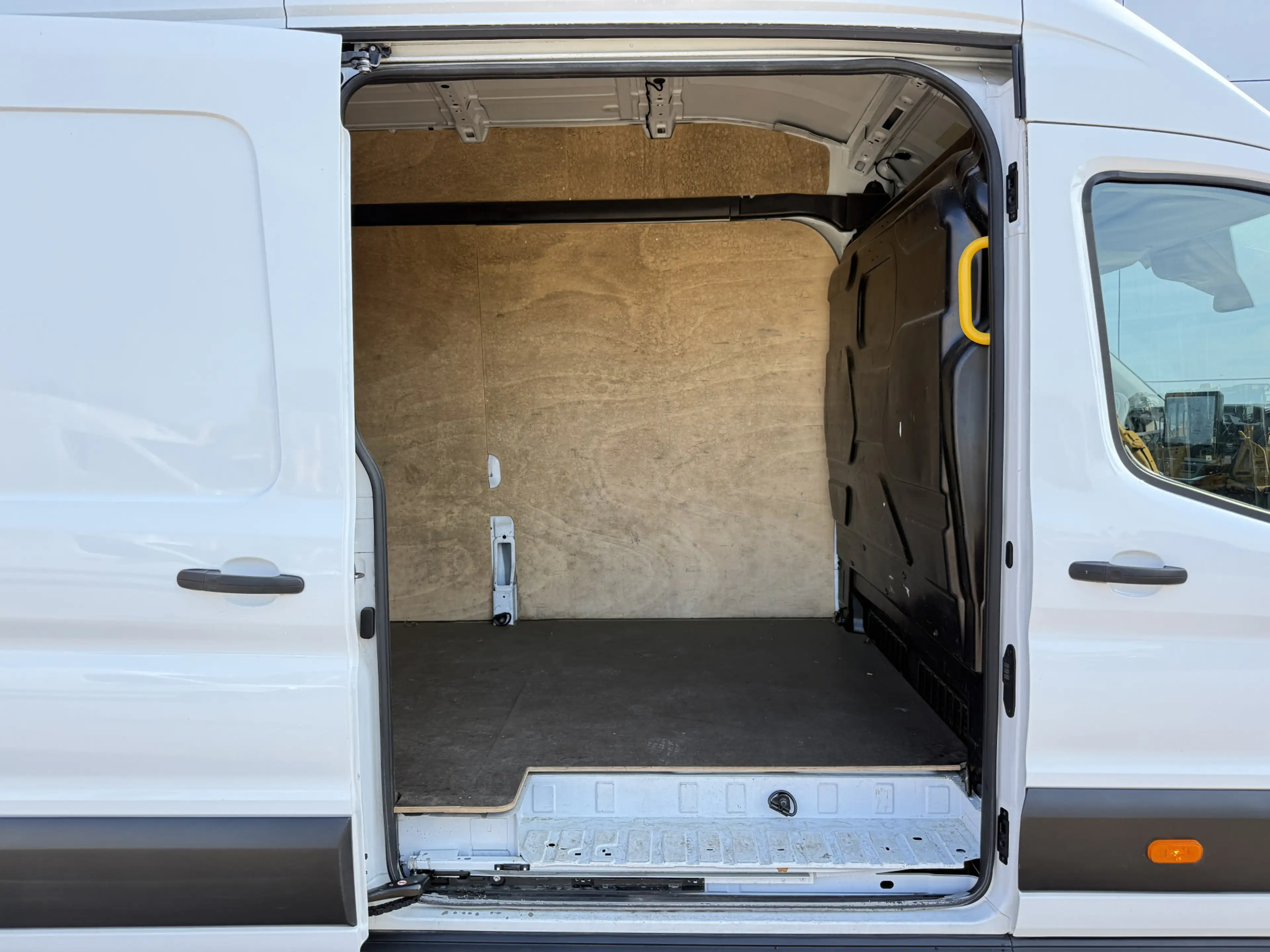 Ford E-Transit 68kWh 184PK L4H3 317km WLTP 95.1% (SOH) BEV Snella — photo 11