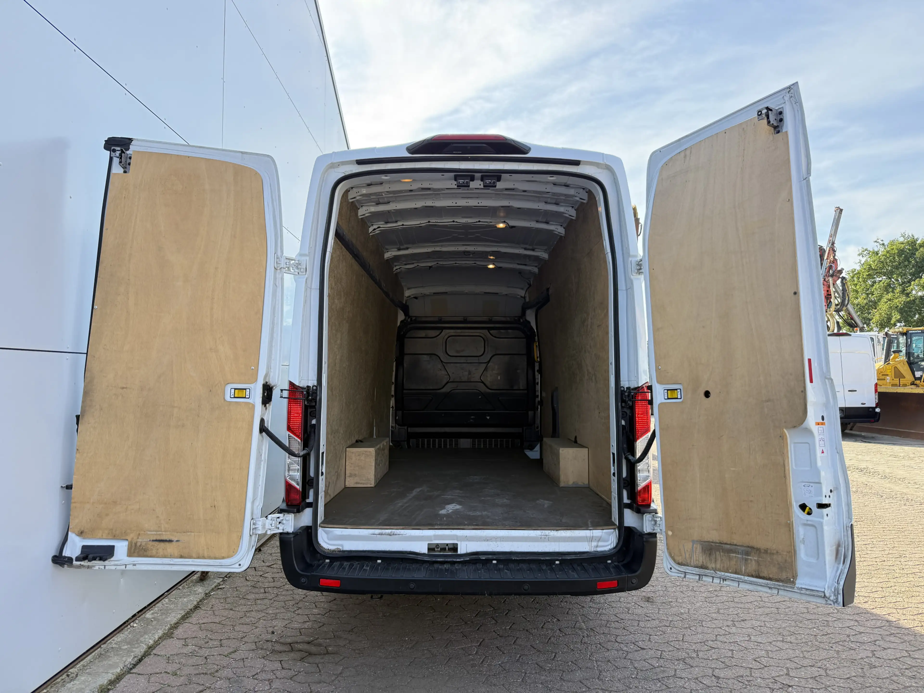 Ford E-Transit 68kWh 184PK L4H3 317km WLTP 95.1% (SOH) BEV Snella — photo 12