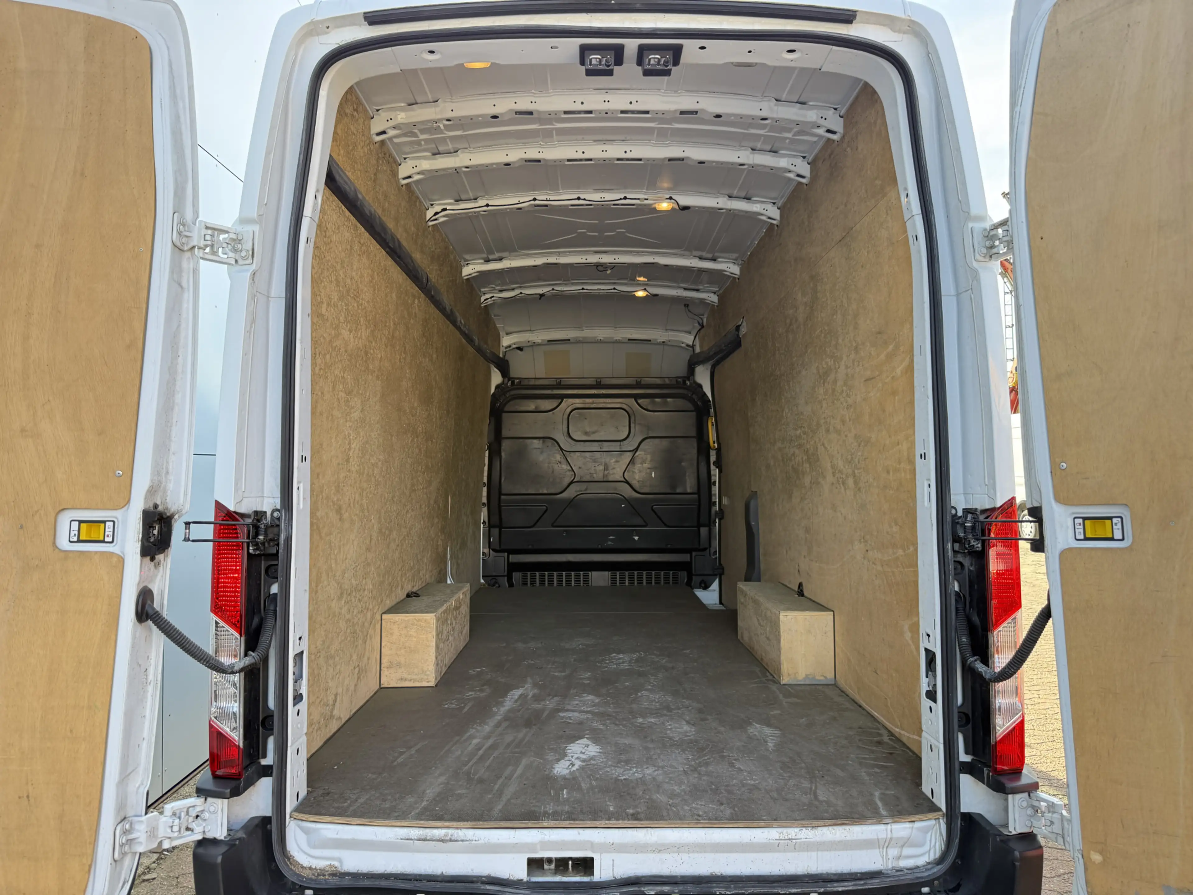 Ford E-Transit 68kWh 184PK L4H3 317km WLTP 95.1% (SOH) BEV Snella — photo 13